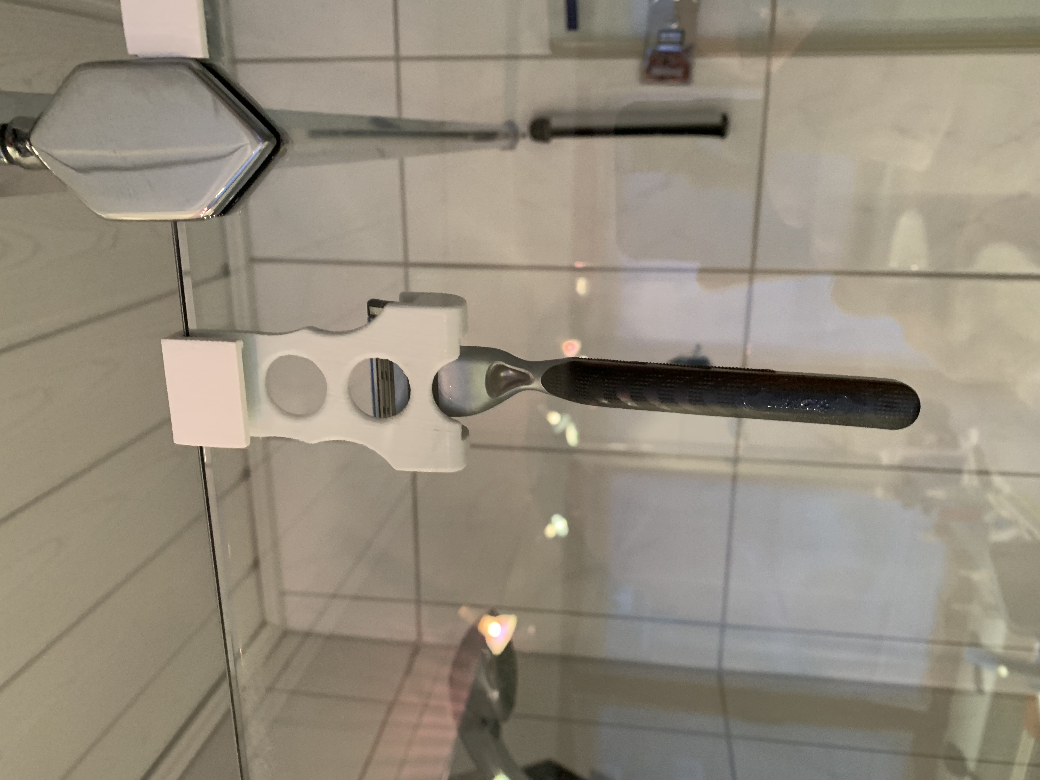 Gilette razor shower hook for 8 mm Glass