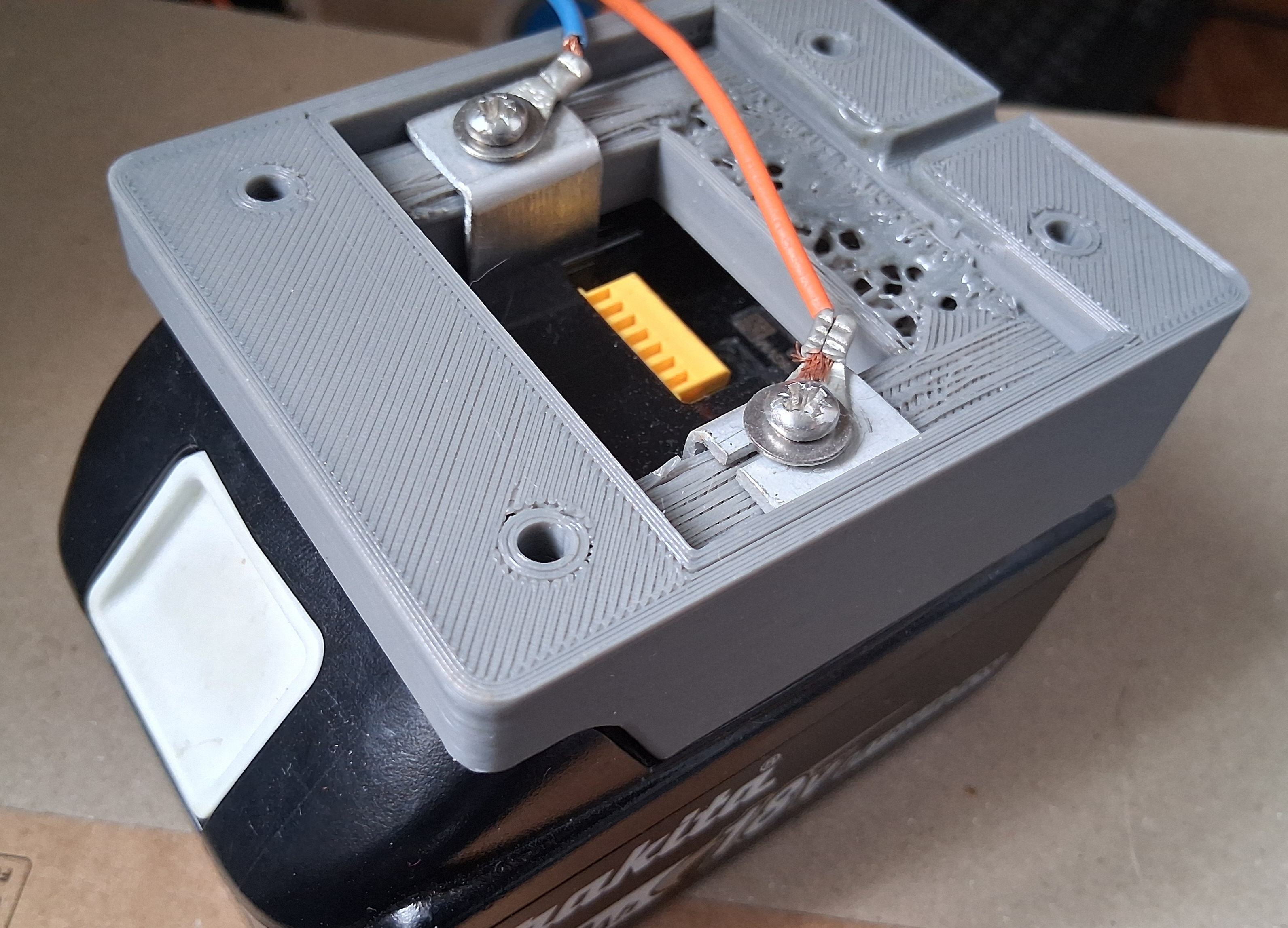 Makita Battery Mount BL1830B