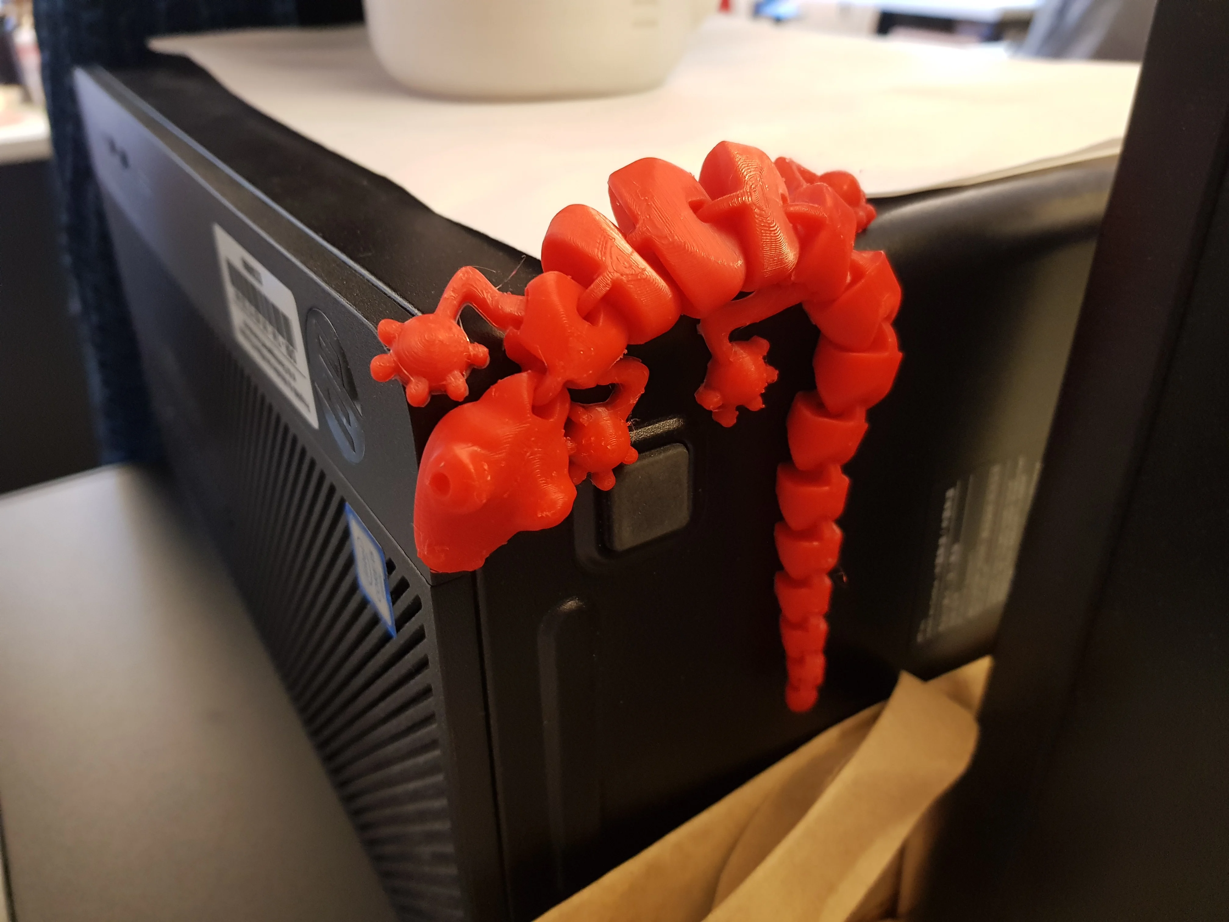 Articulated Lizard Internal Magnets