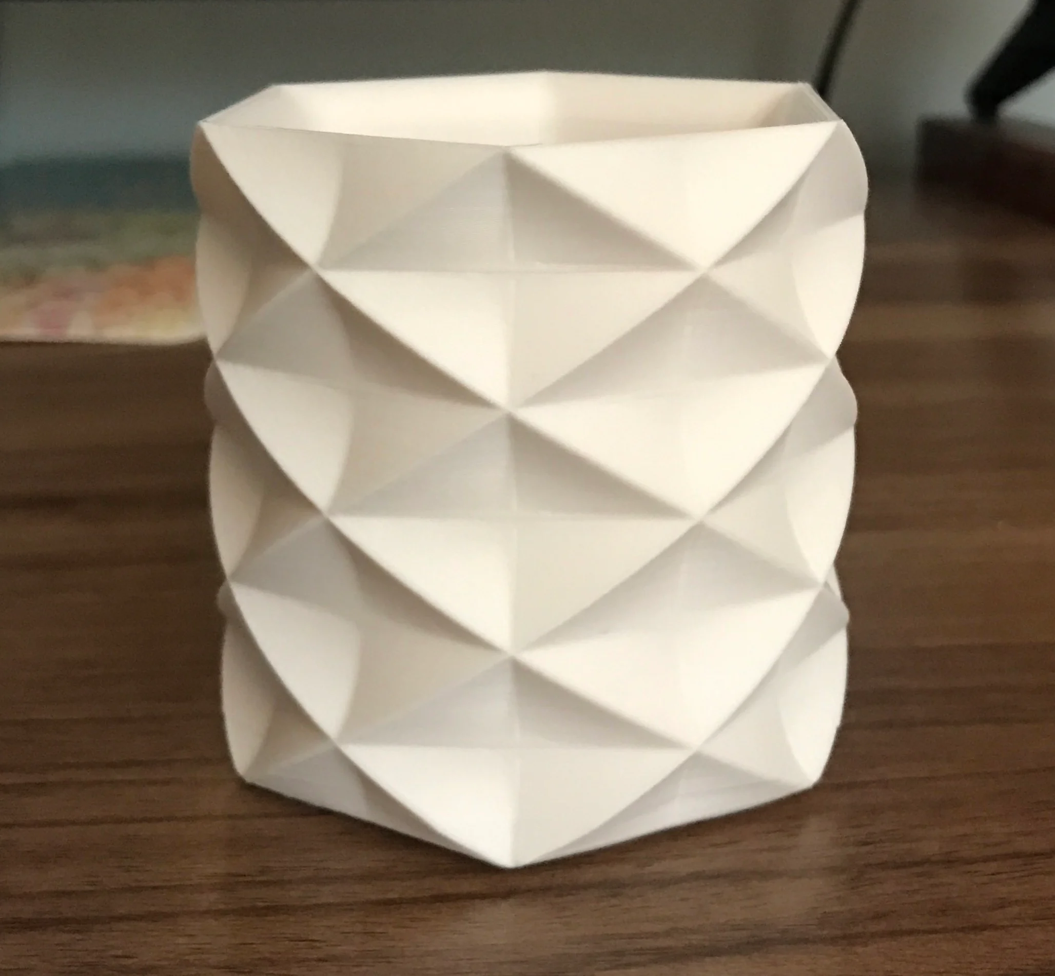 Low Poly Faceted Tumbler Cup