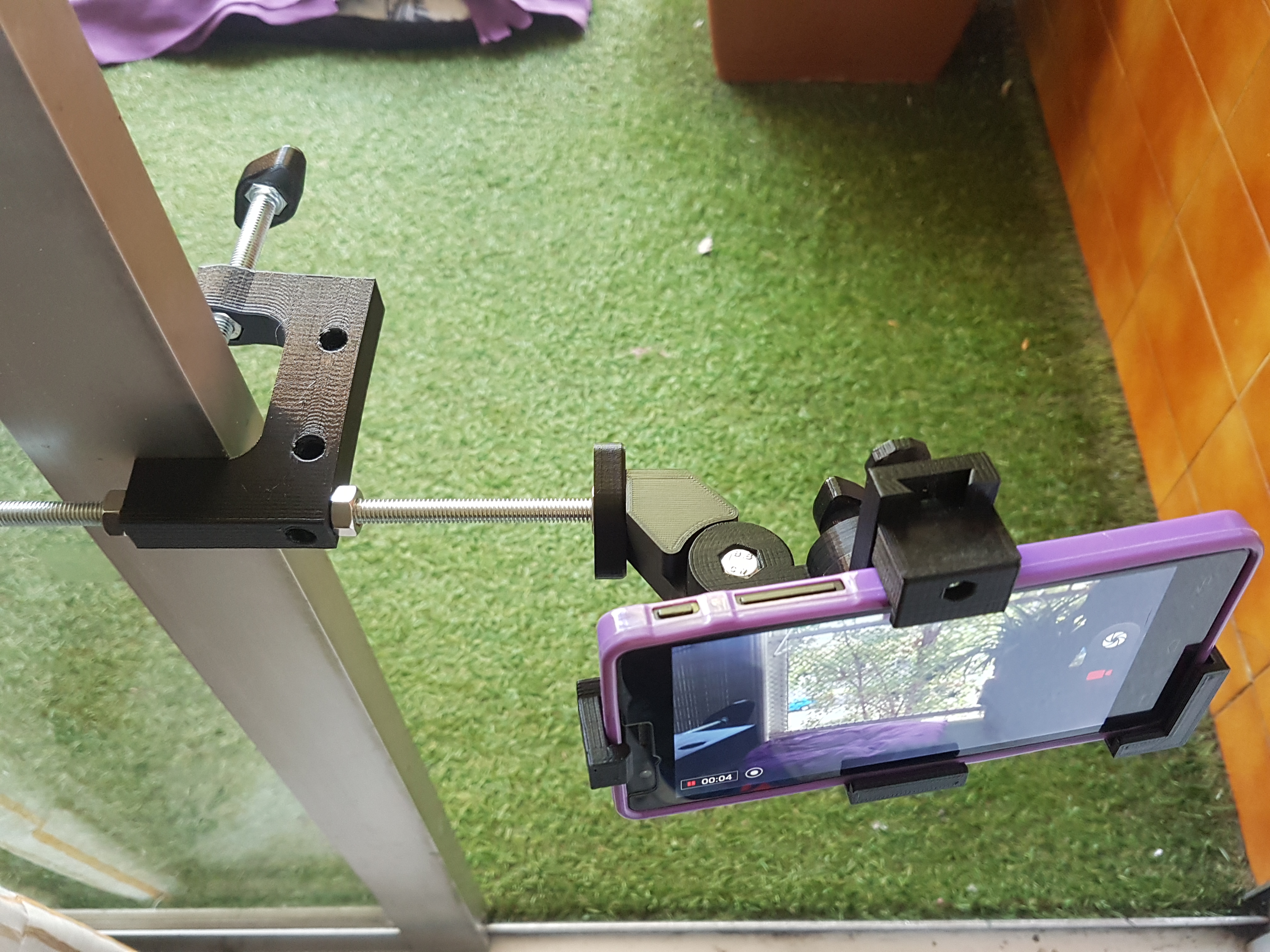 SMARTPHONE UNIVERSAL SUPPORT