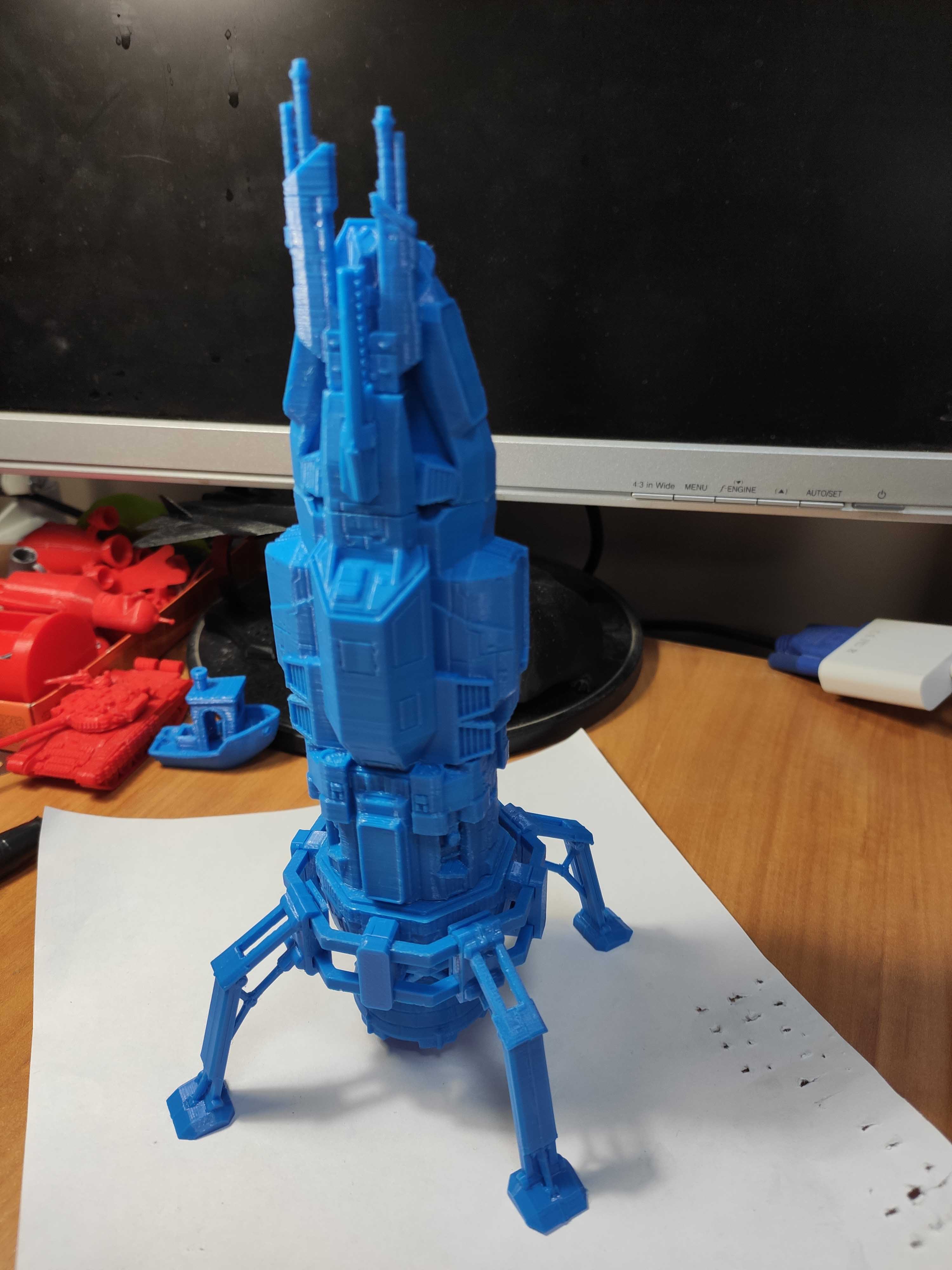 The Expanse Rocinante simple Landing Gears and Railgun