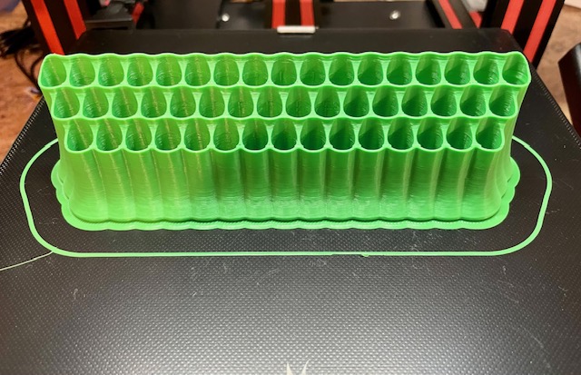 Modified 48 art pencil holder with staggered heights