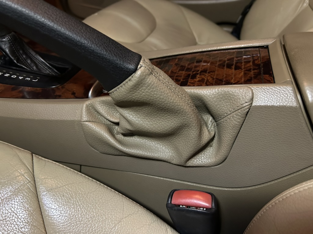Volvo s60 handbrake cover frame