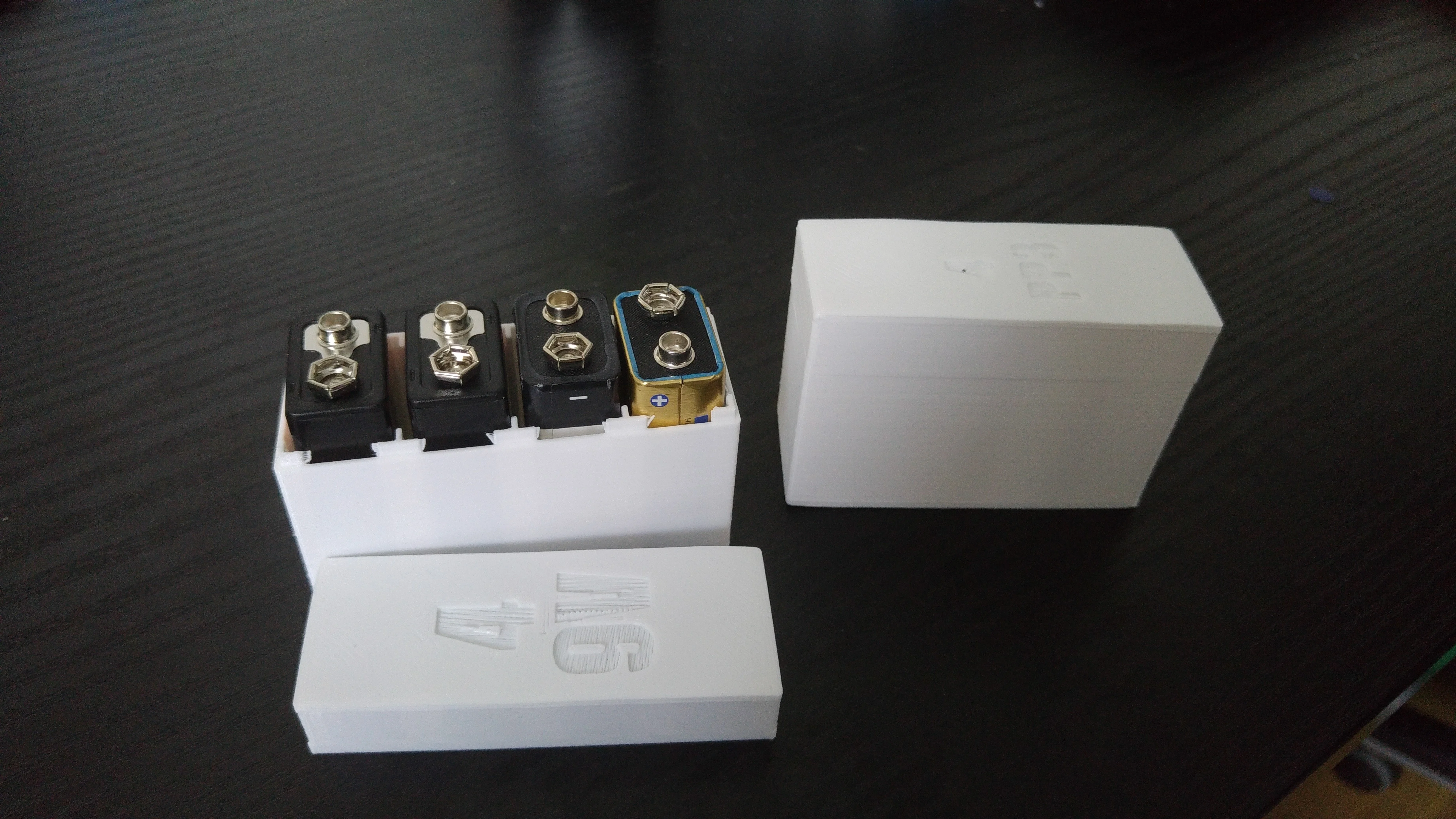 Customizable 9V Battery Case