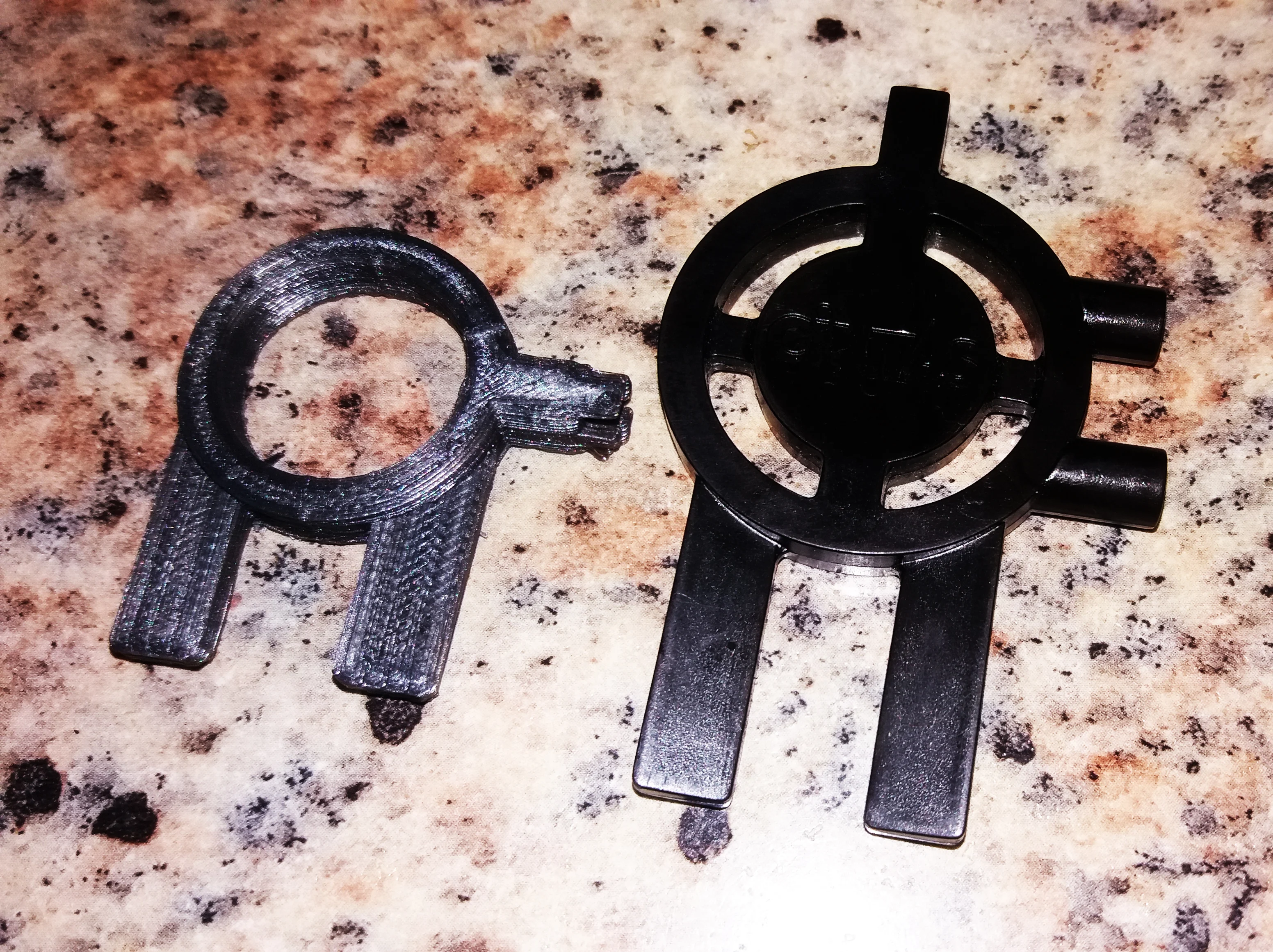 Paper Towel and Soap Dispenser and Toilet Paper Key ( Cintas )