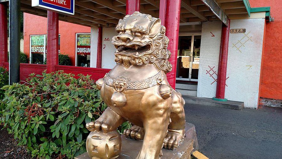 Chinese Lion Statue