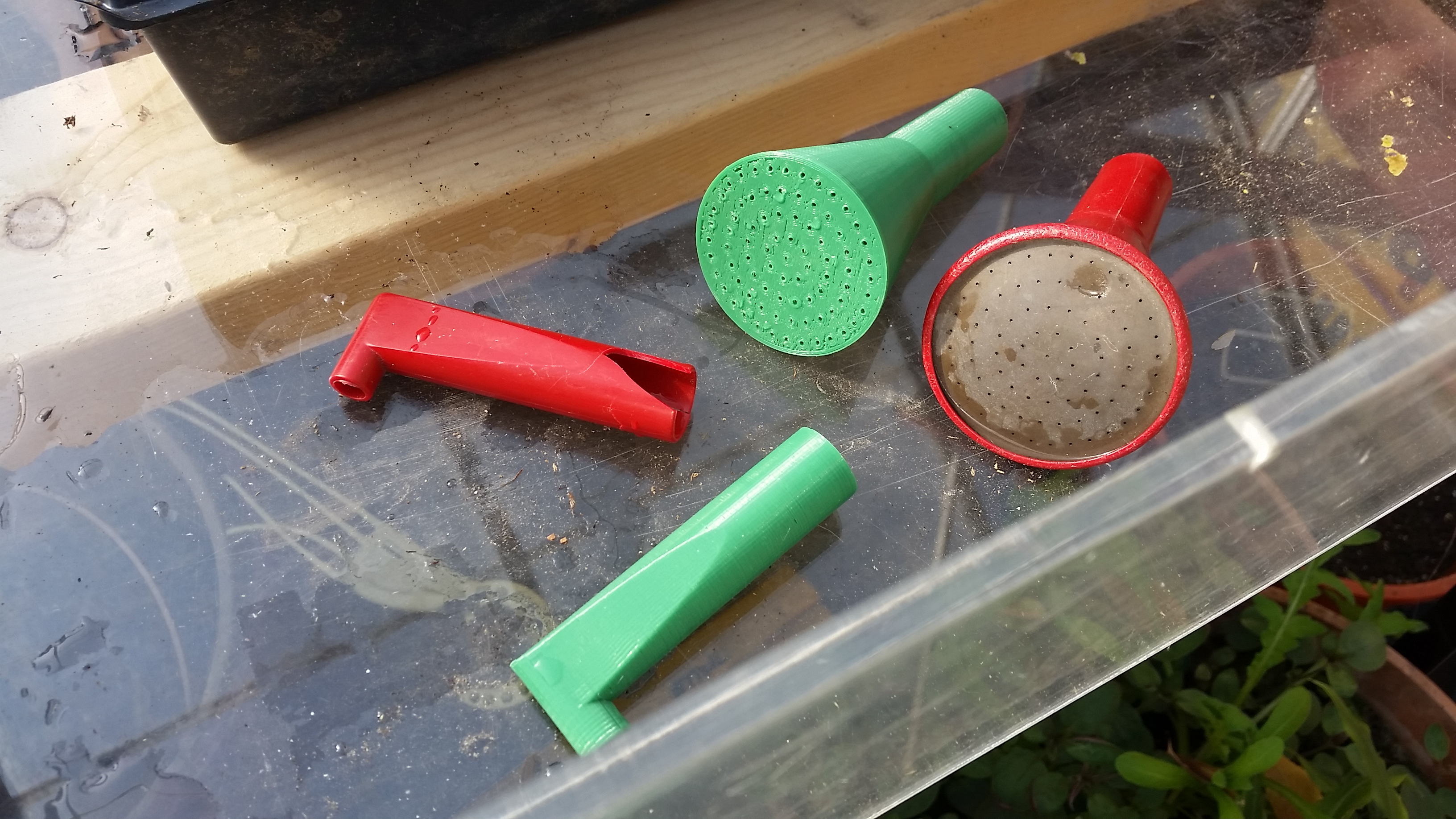 Spout and rose for red plastic Haws 'Conservatory' watering can