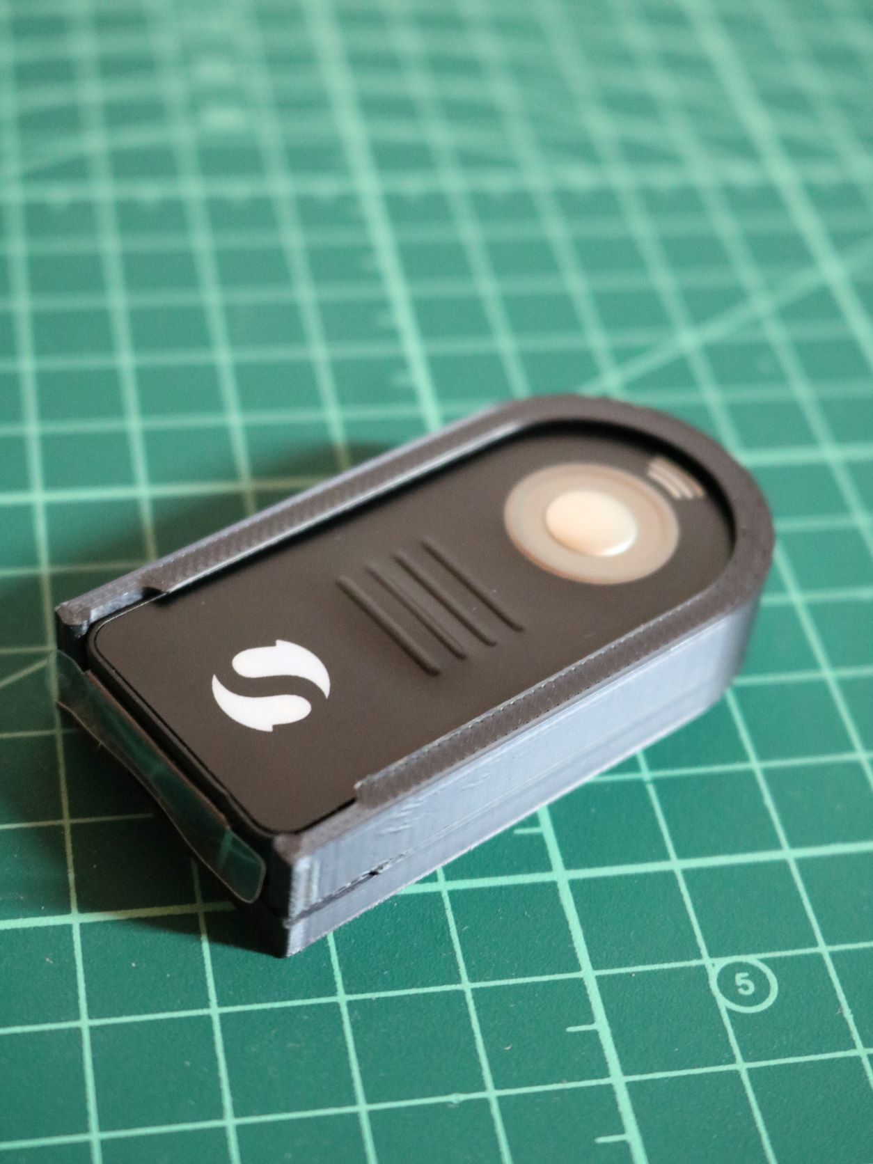 Remote shutter