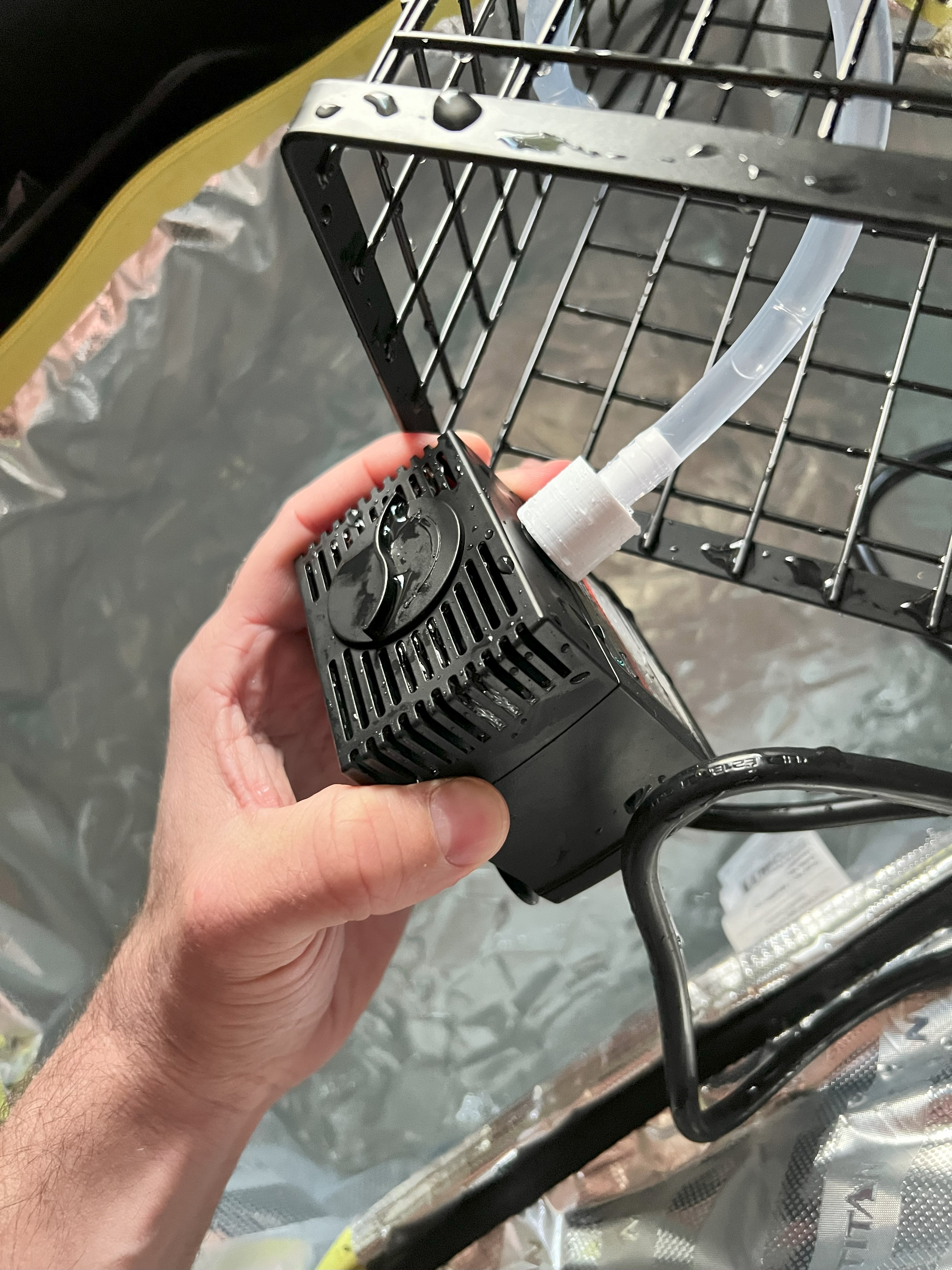 Port Adapter for Submersible Pump to 1/4" ID Tubing