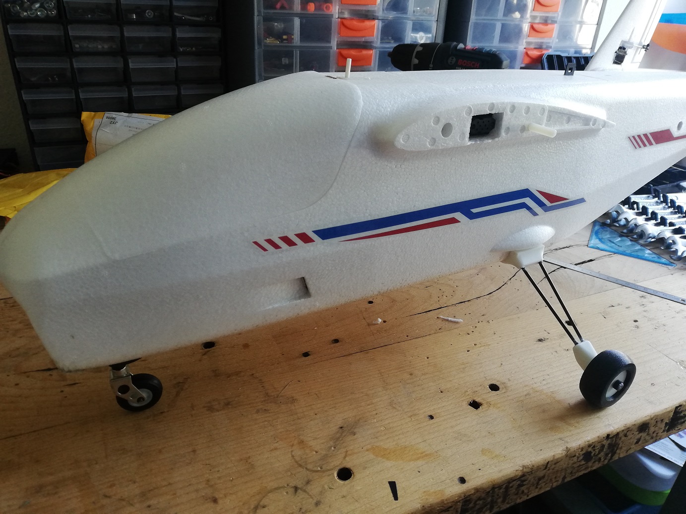 Landinggear AtomRC Killer Whale