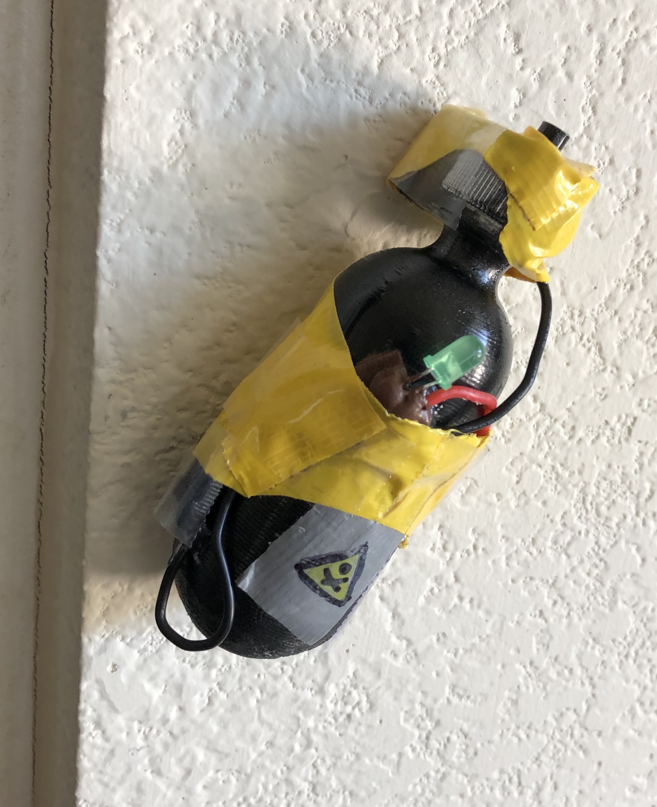 R6 Smoke Remote Gas Grenade