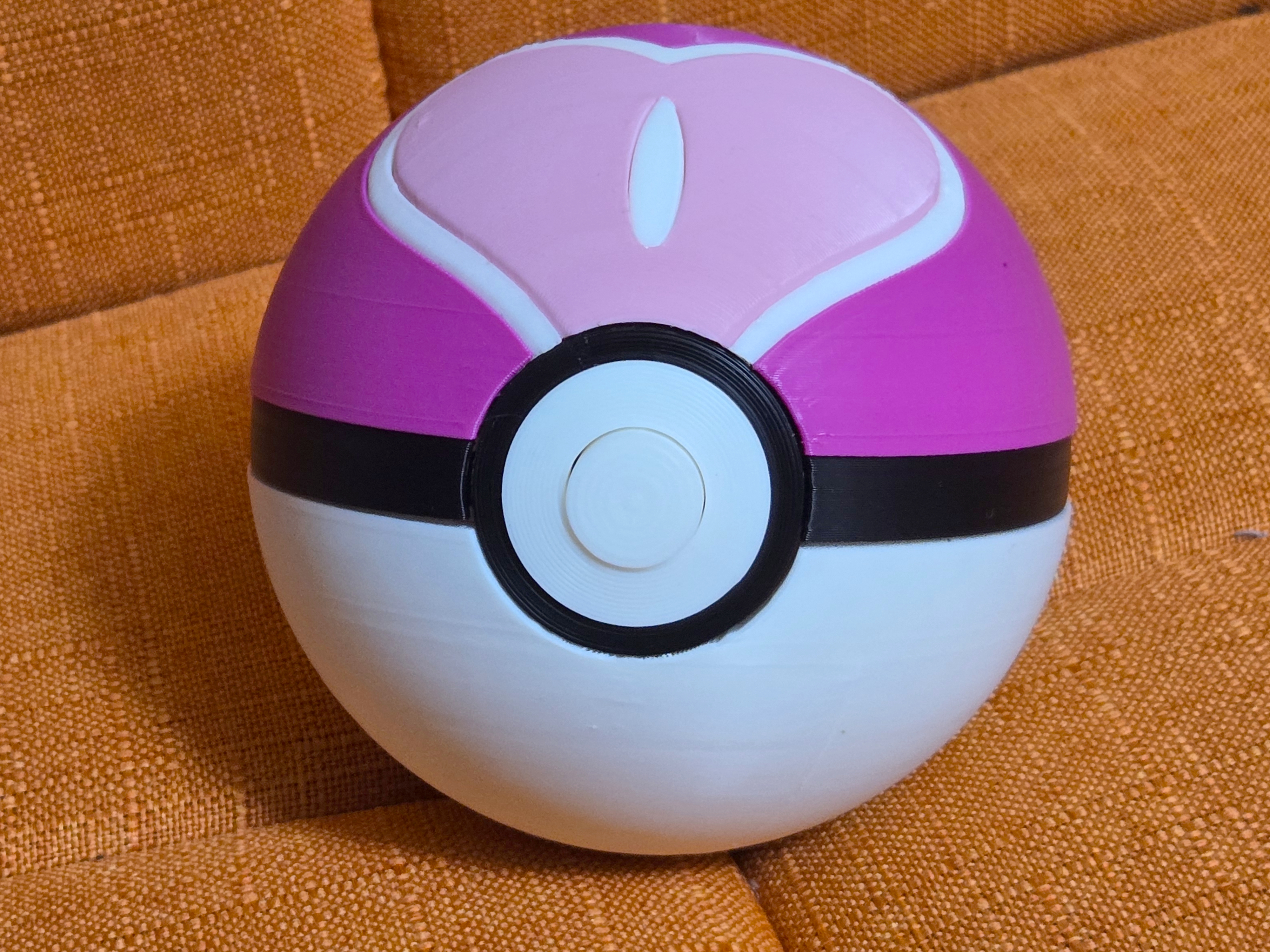 Love Ball (Auto-Opening Poke Ball)