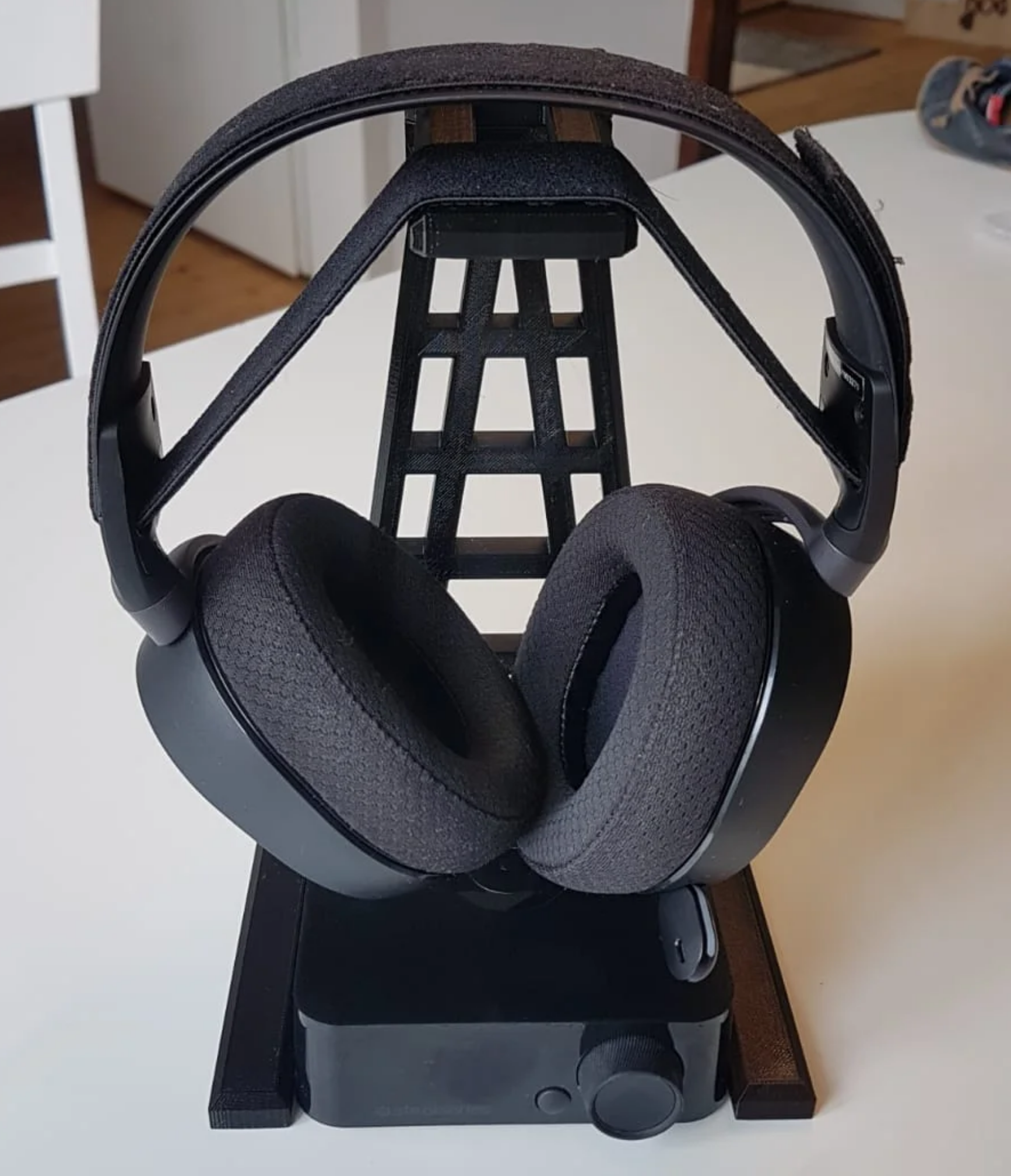 Arctis Pro Wireless Headphone Stand
