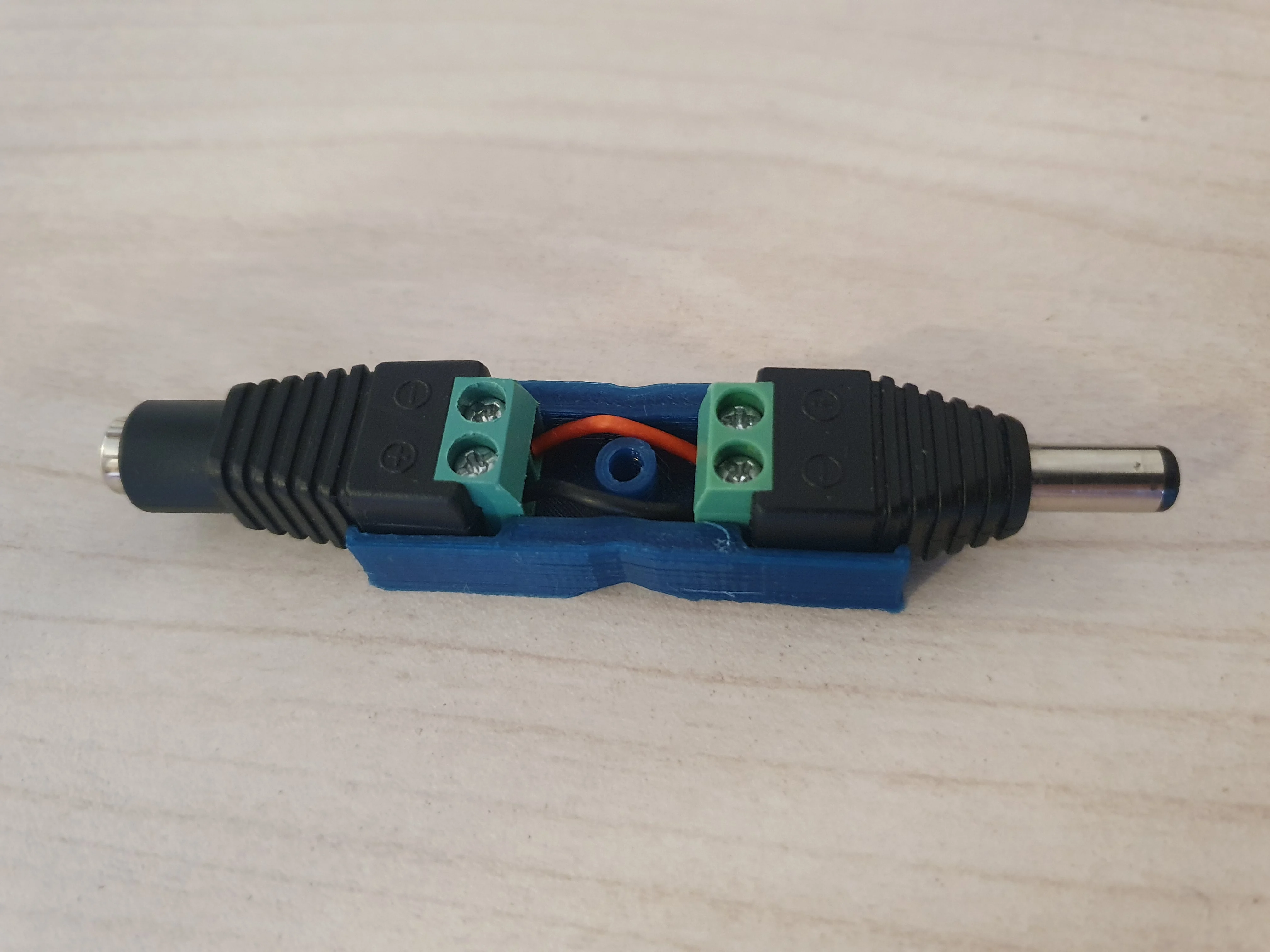 DC - DC adapter case