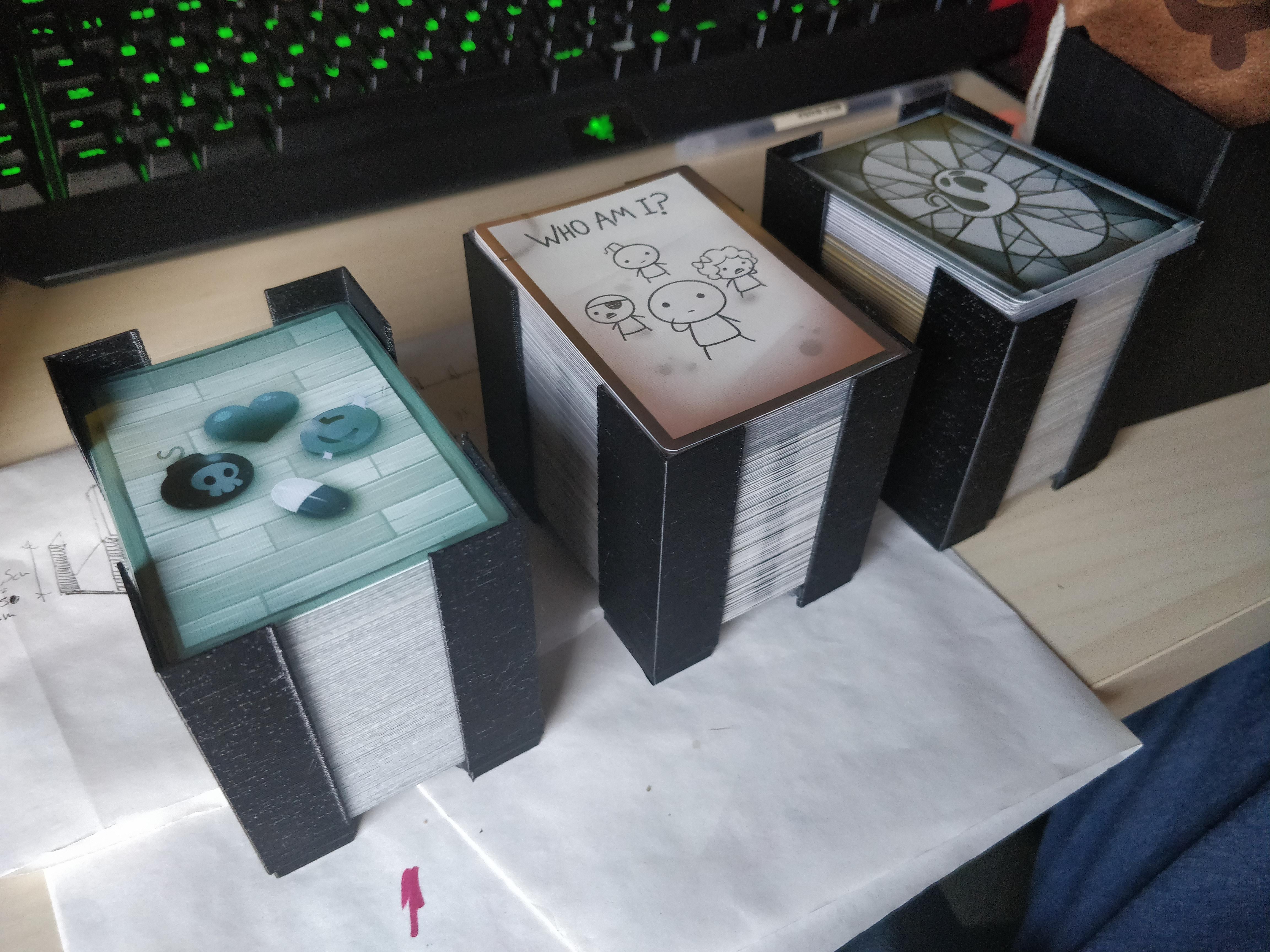 Stacking deck holder for The binding of Isaac: Four Souls