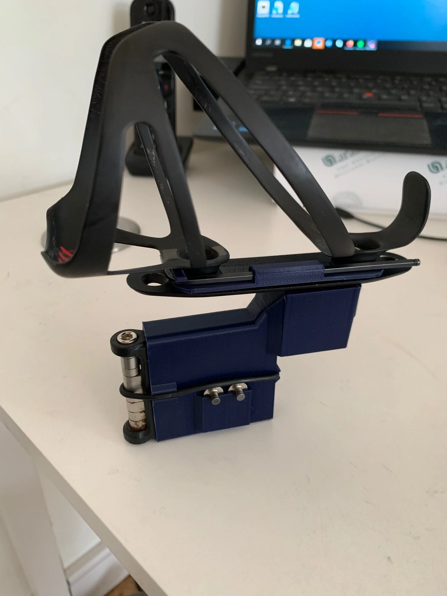 Madone hidden tool and chain-link holder