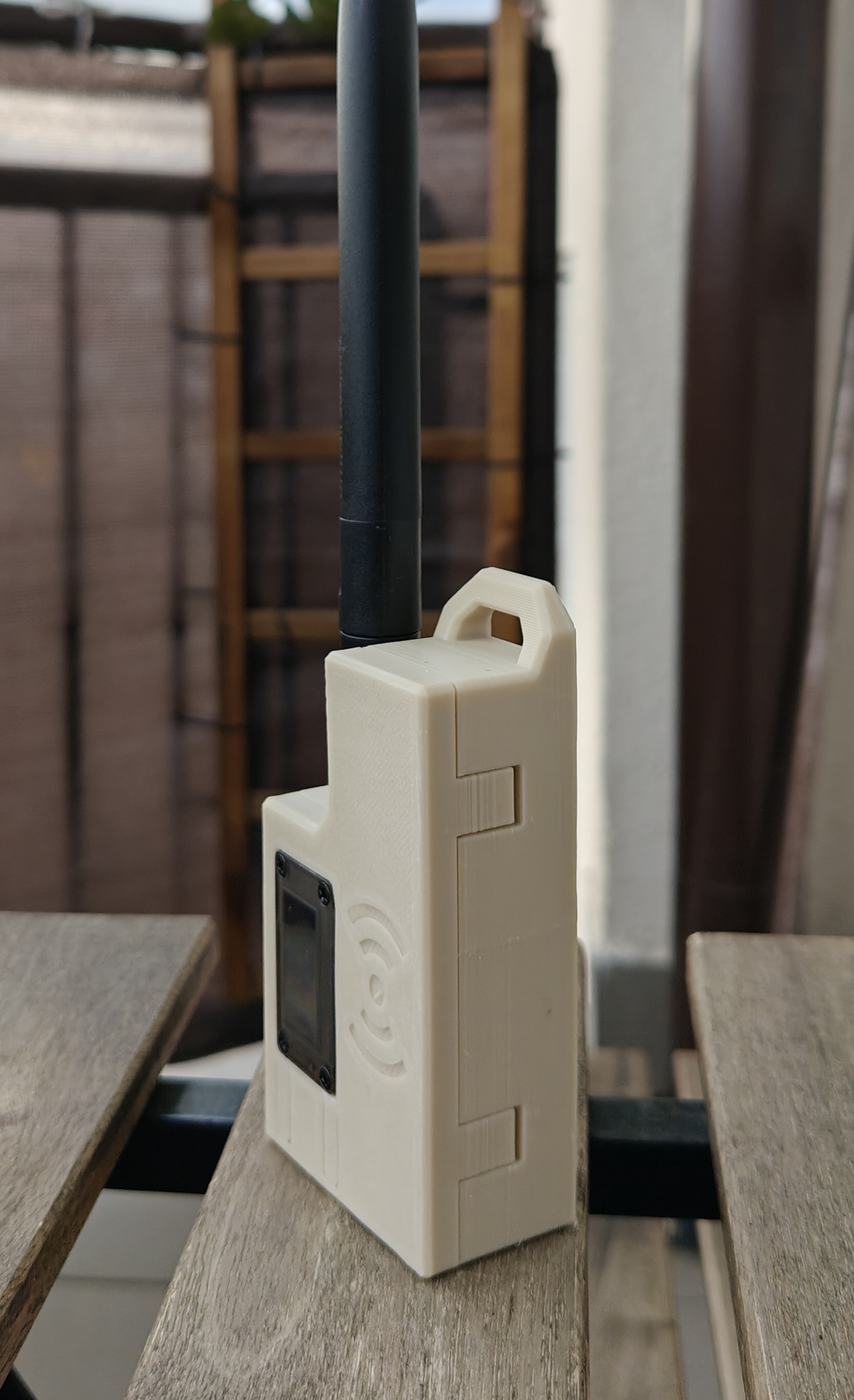 Meshtastic / Meshcore - Case for Heltec V4 with 18650 battery in a tray