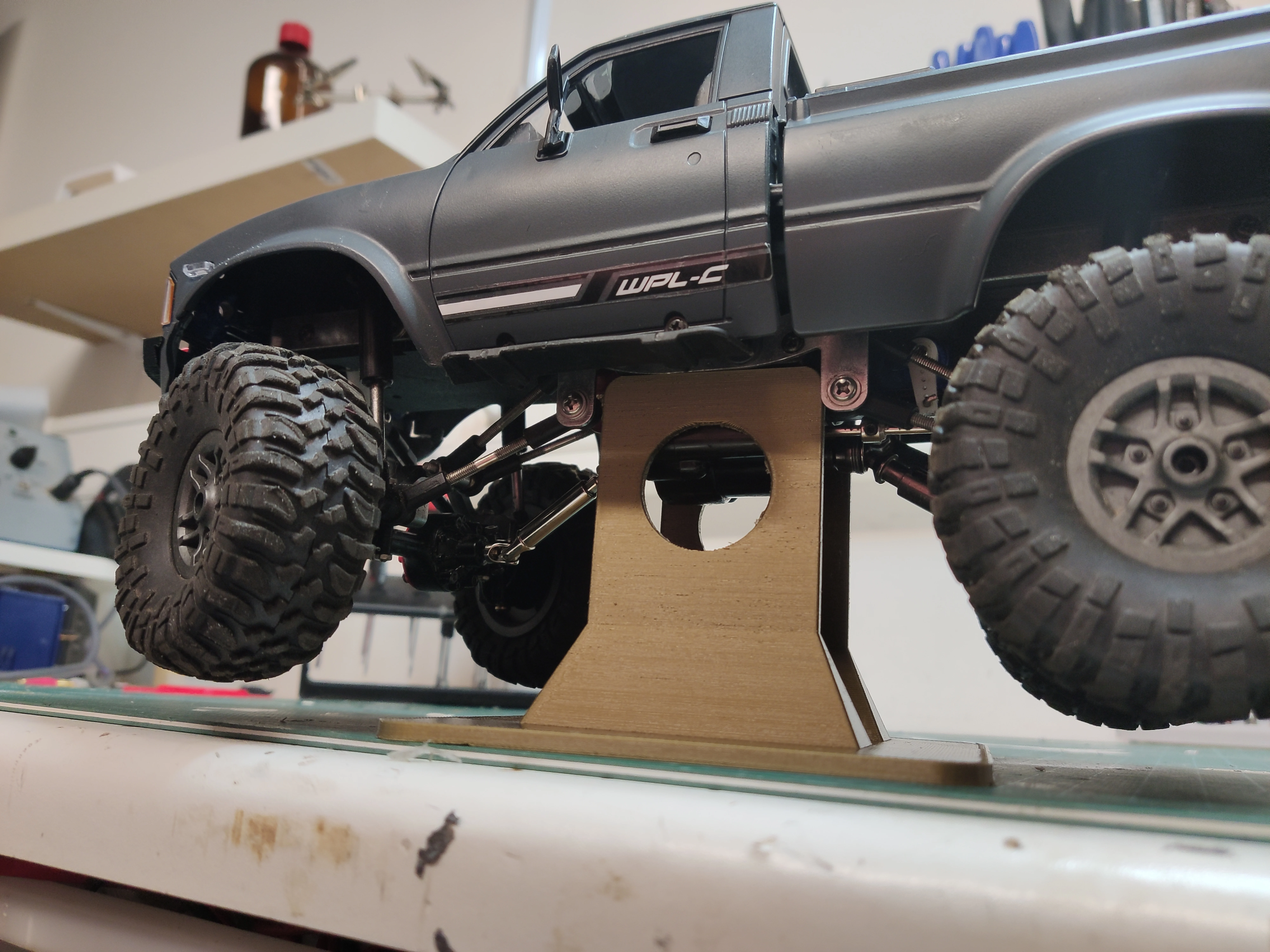 WPL C14/C24 car stand