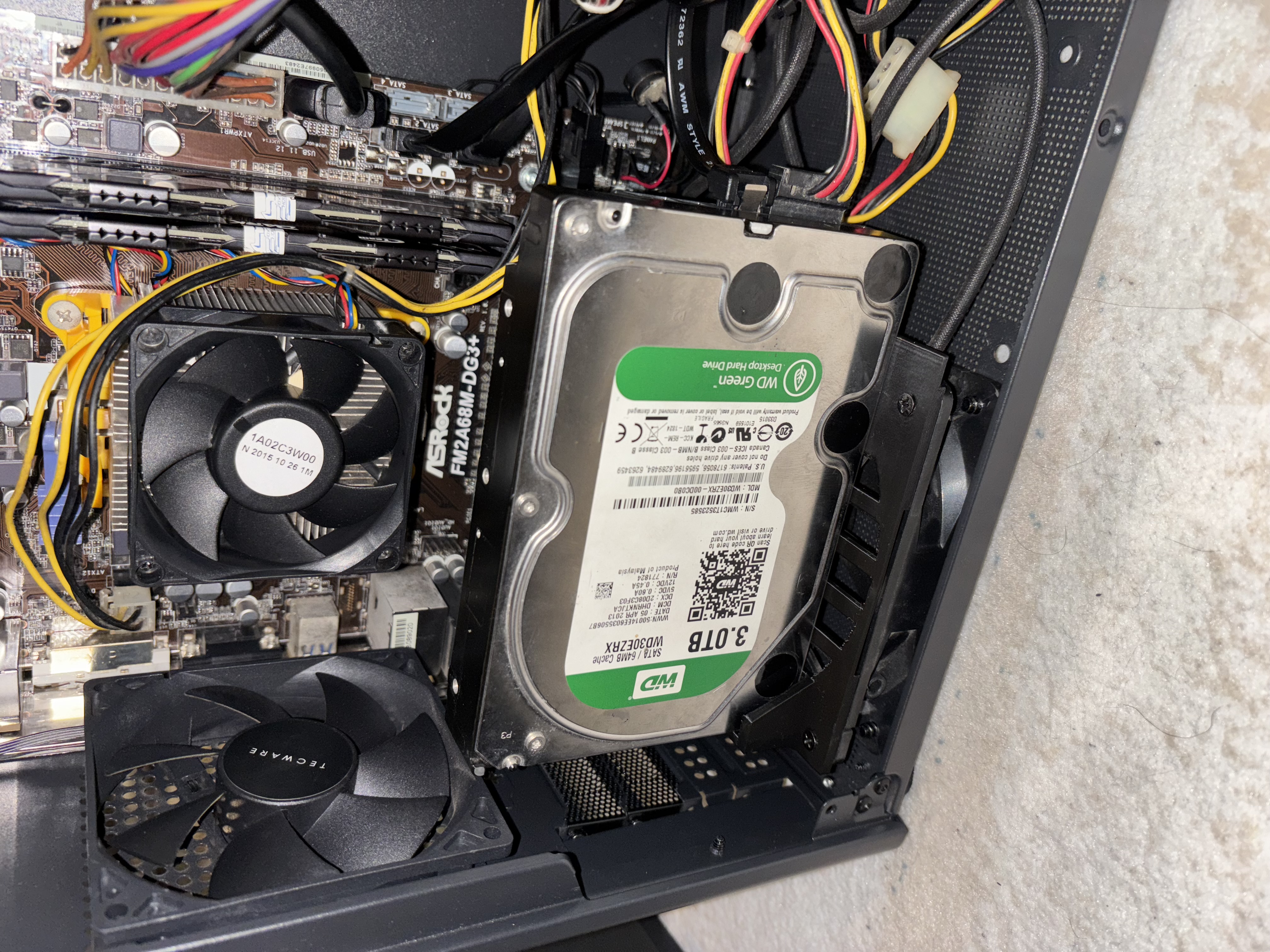 HDD Rack on 120mm Fan Mount