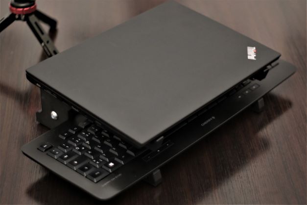 Laptop stand