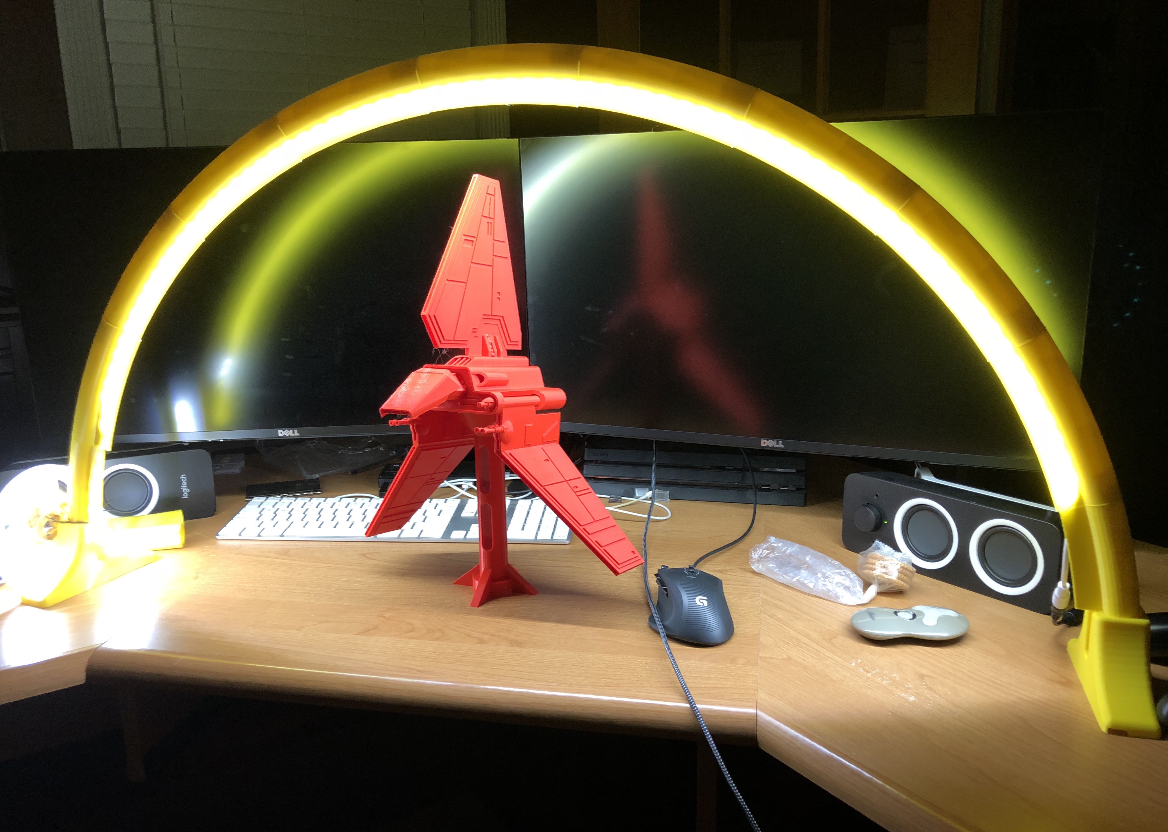 Easy-to-print LED light bridge with integrated light shield
