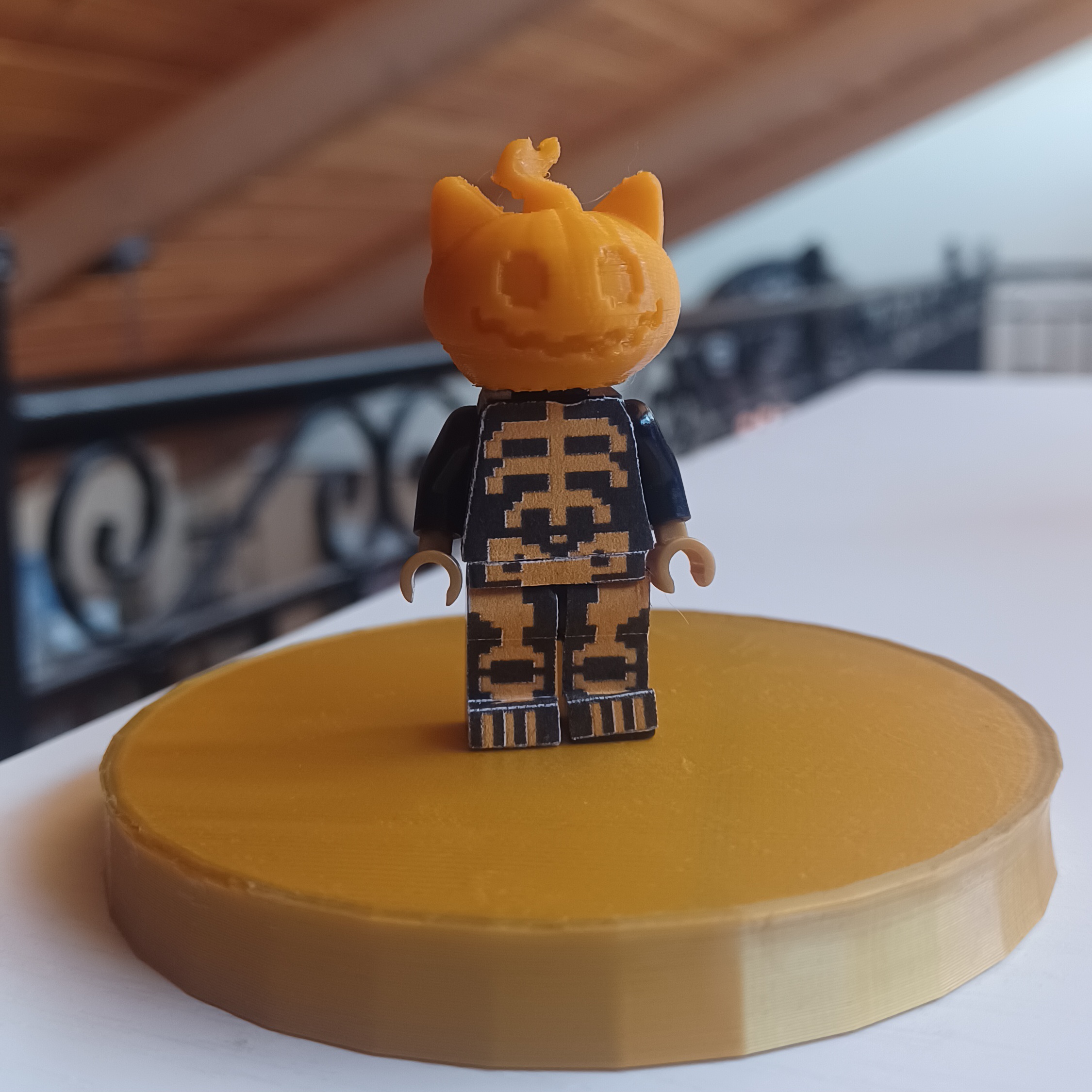 LEGO Pumpkin Cat Girl (Spice) Head Piece