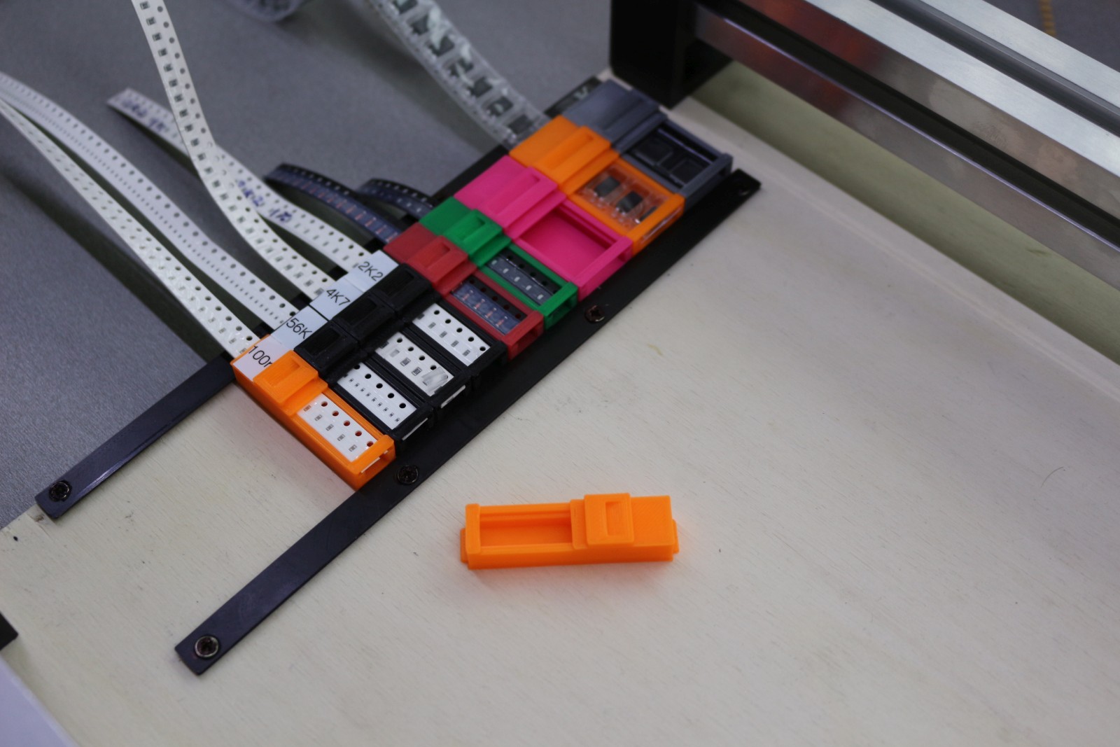 Modular SMD feeders