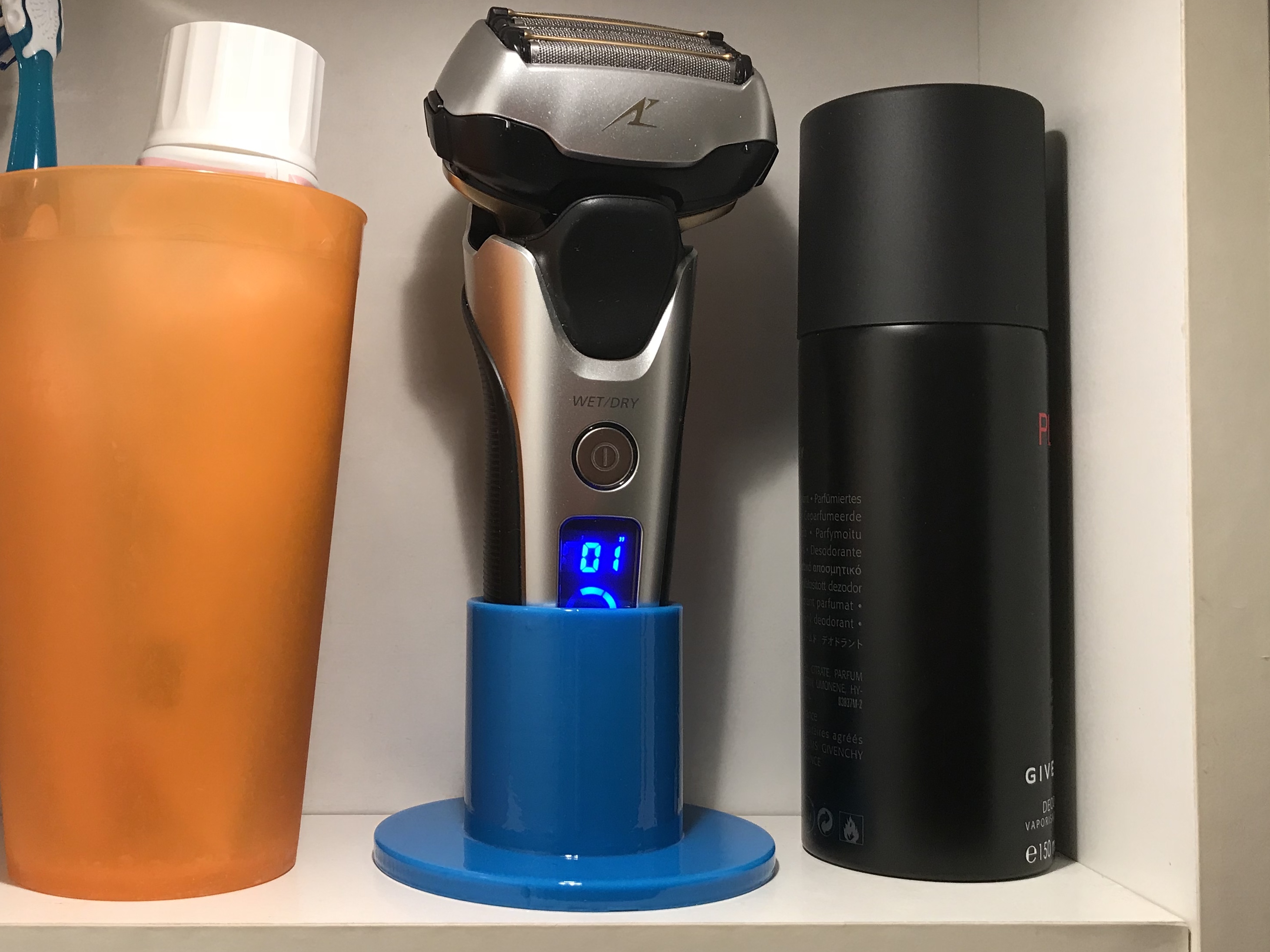 Minimalist shaver stand