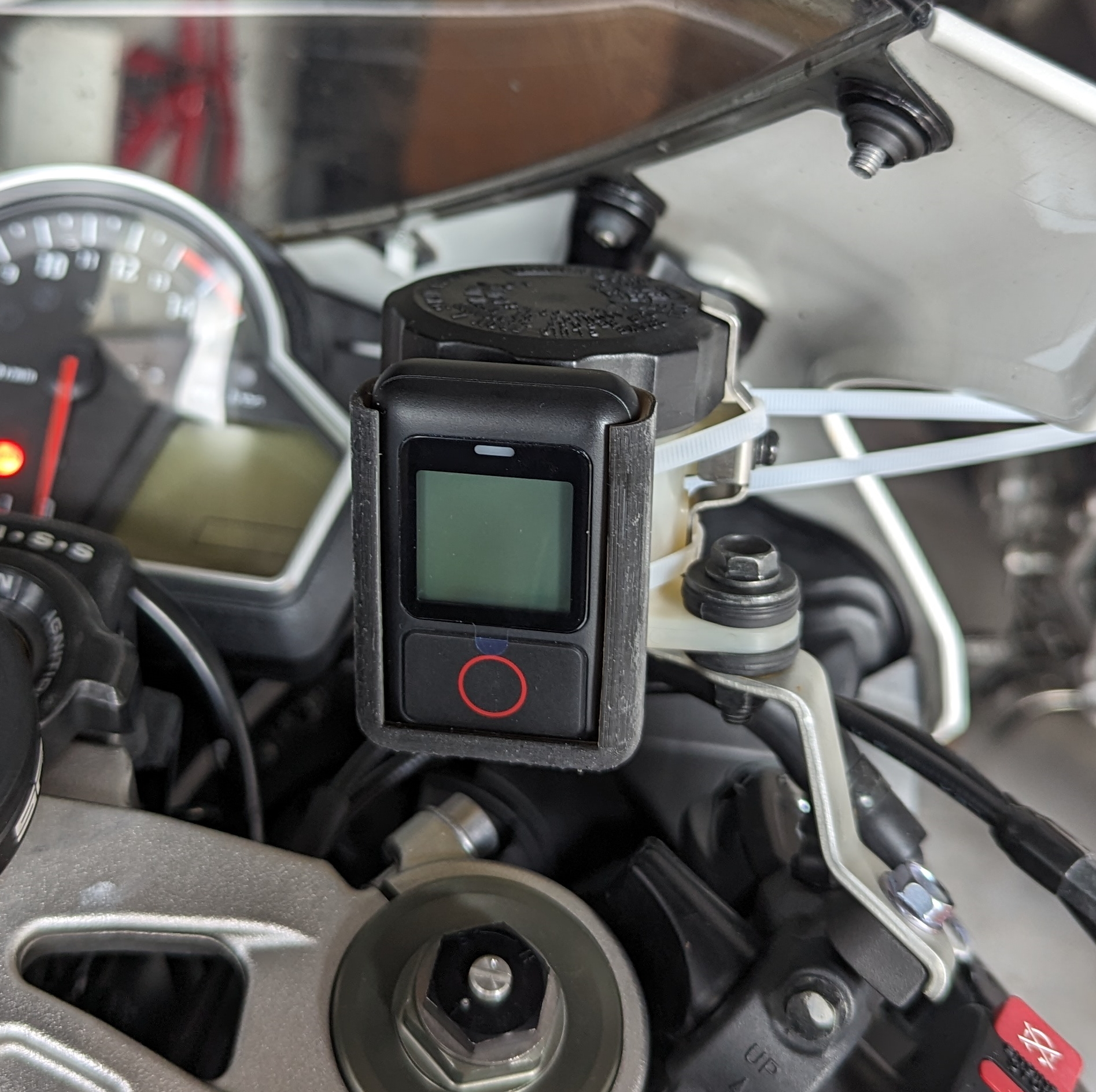 Insta360 GPS Remote Holder for Brake Fluid Reservoir