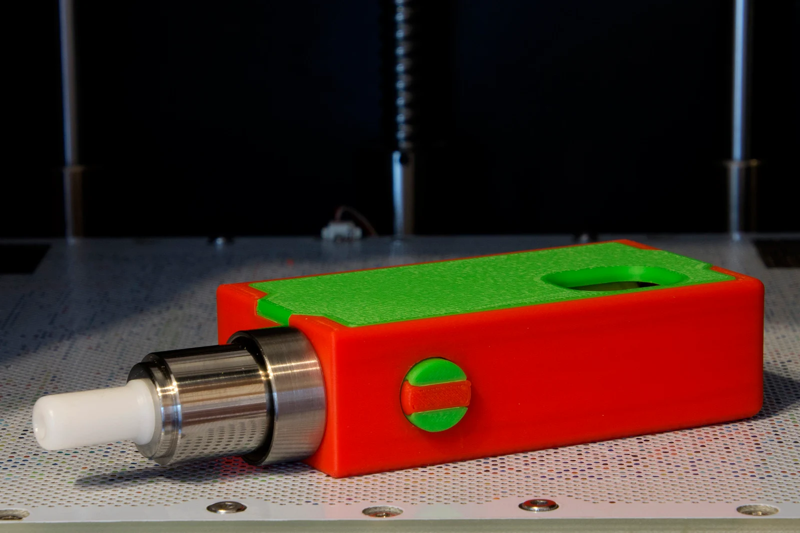 Box Mod bottom feeder mechanical with push button lock (v2)