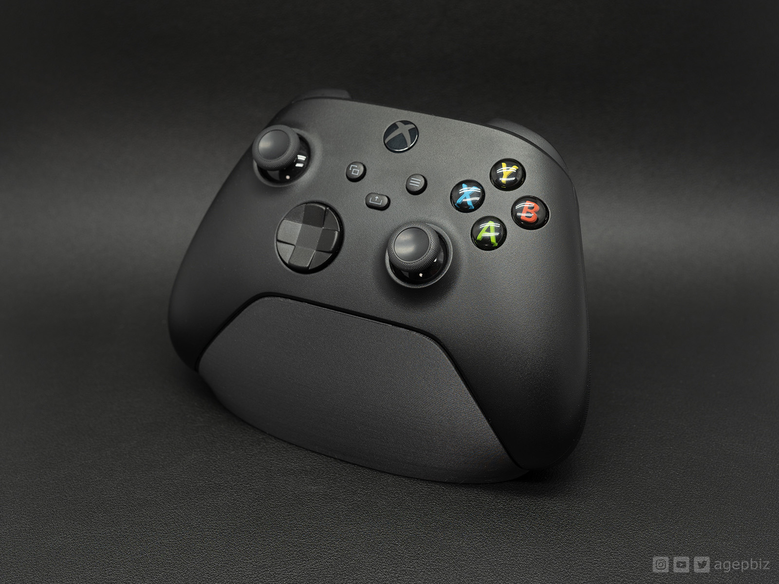 Minimalistic Xbox Controller Stand
