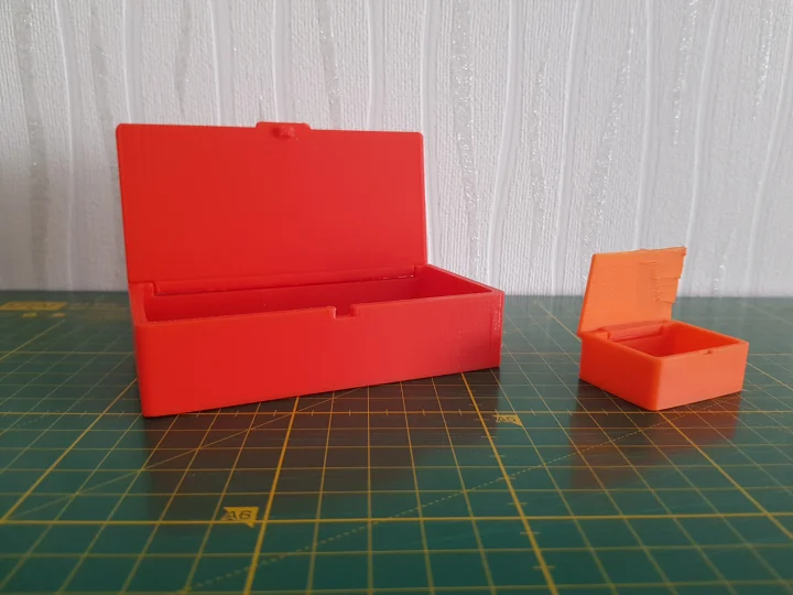 Hinge box with a premounted lid (Print at once)