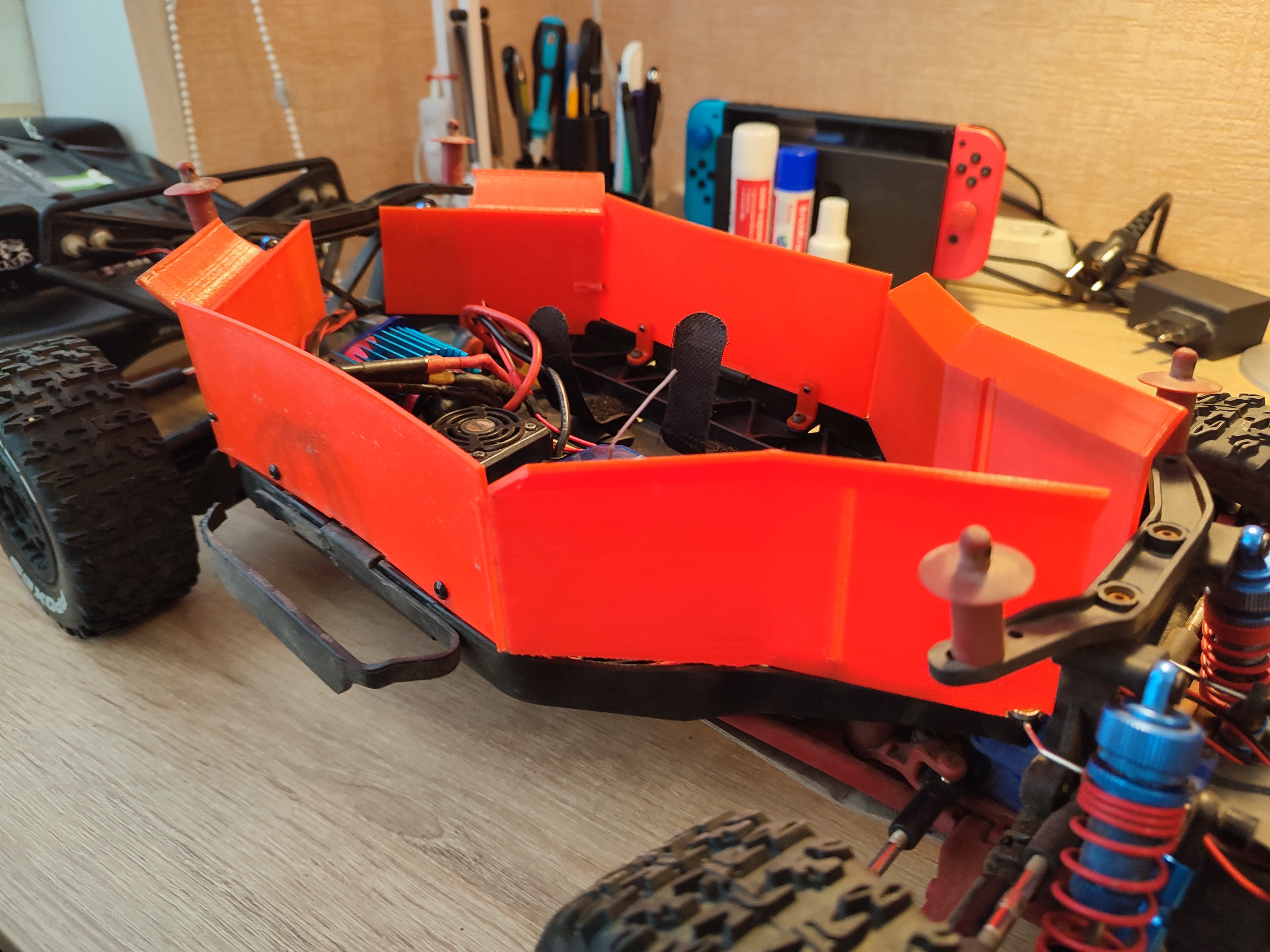 Traxxas slash/Remo Hobby 9emu chassis fenders