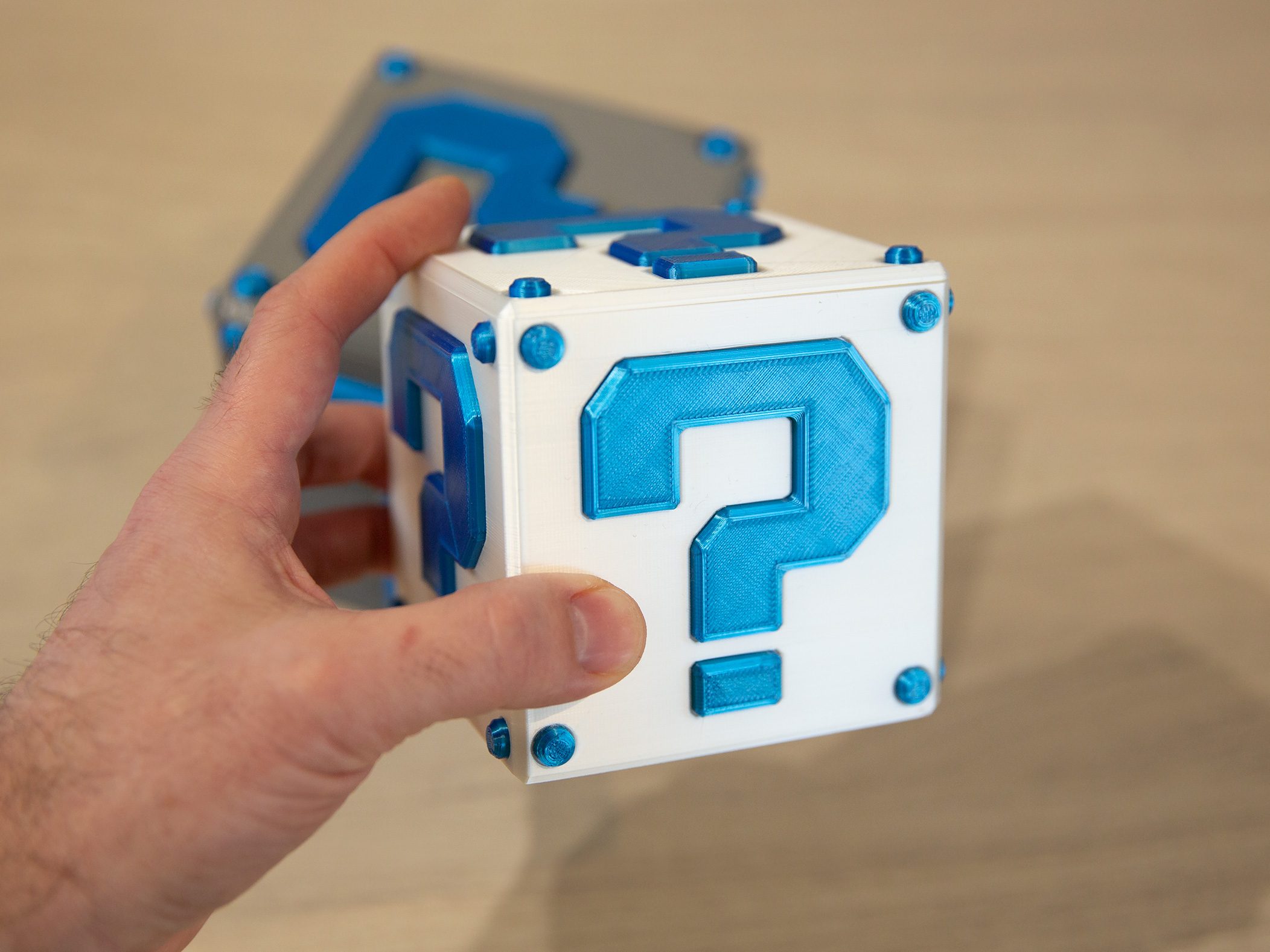 LuckyBox Mario