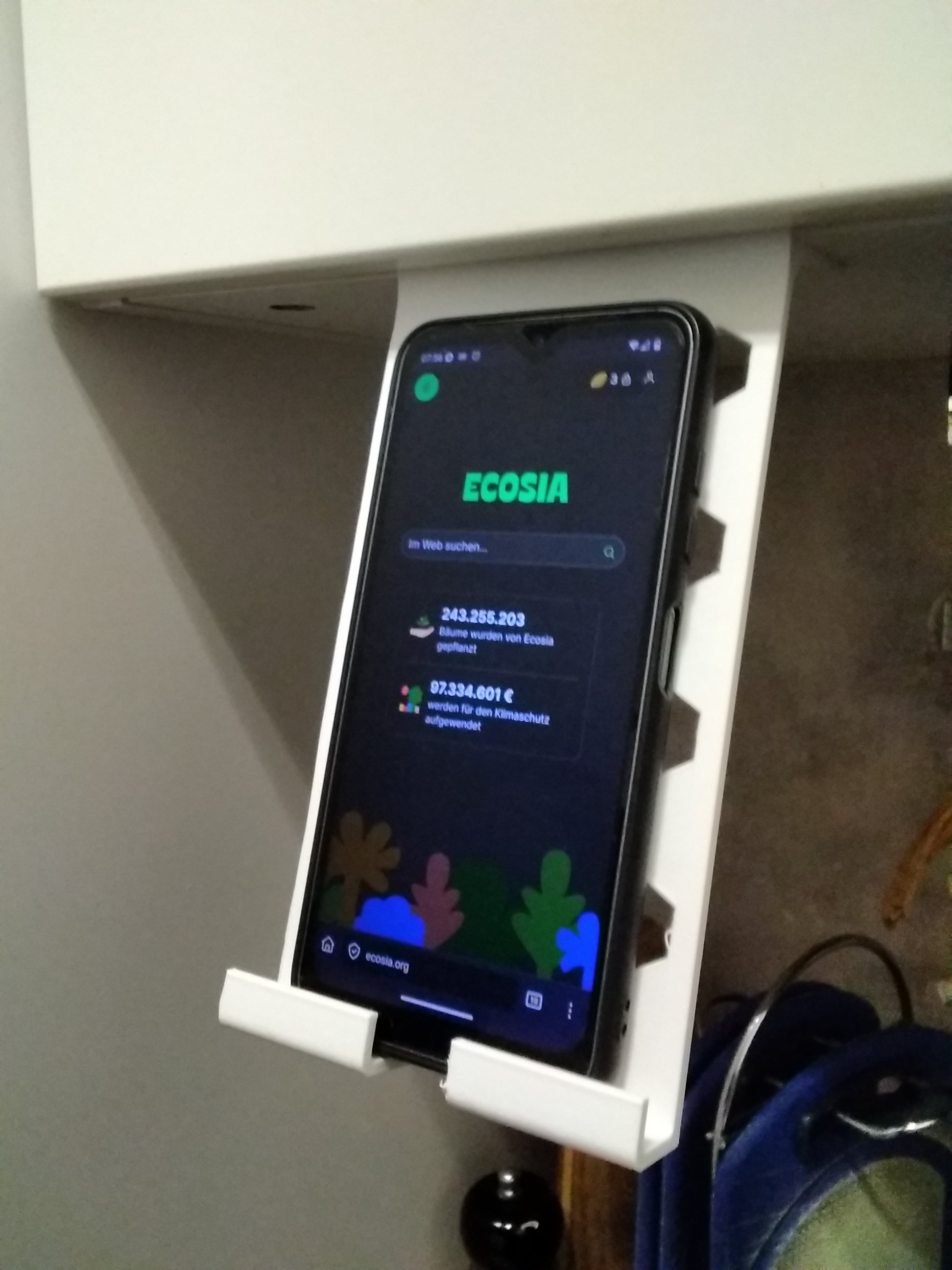 Handyhalter für Küchenschrank / Smartphone stand for kitchen cabinet