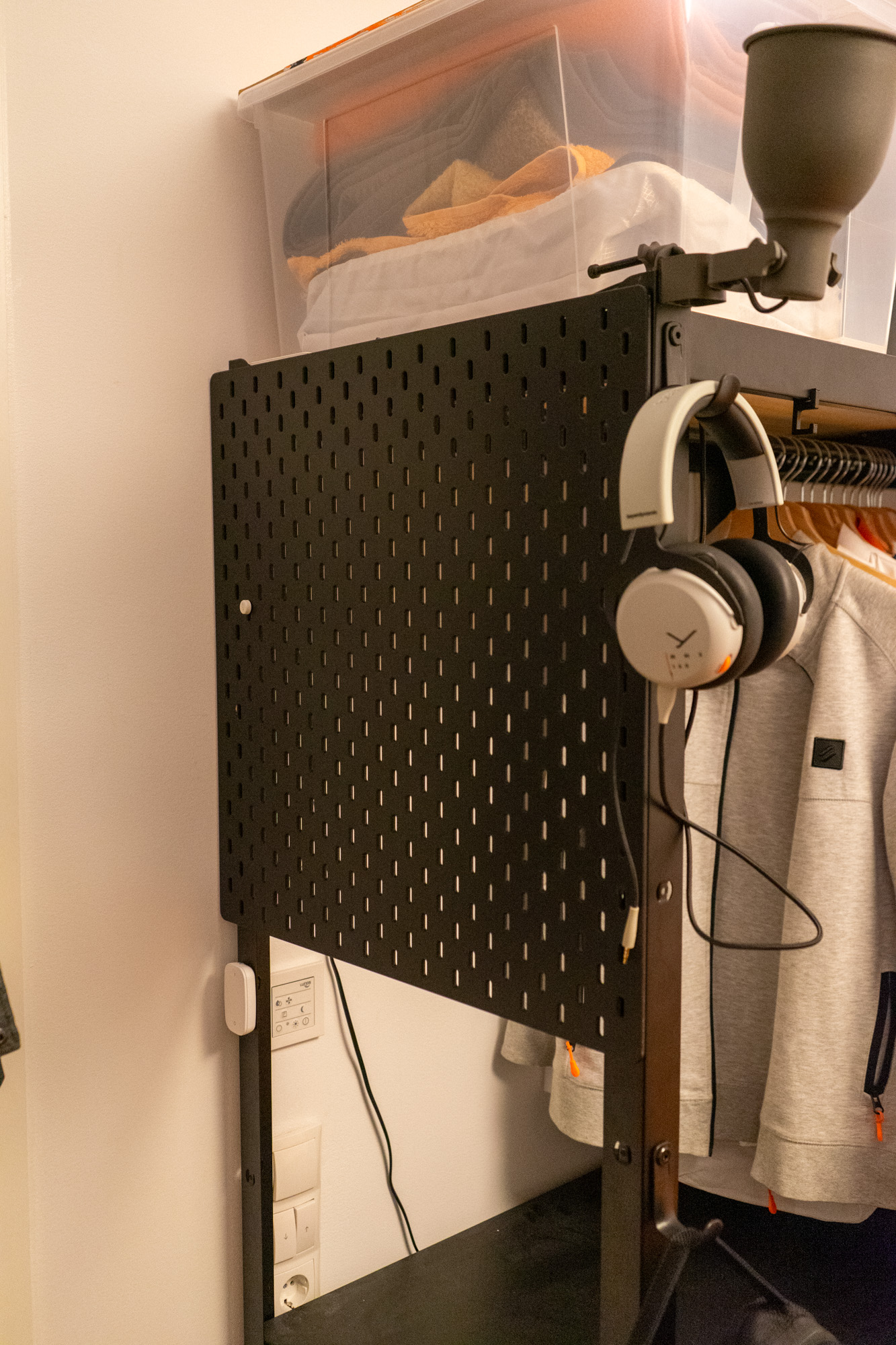 SKADIS (56x56cm) to BROR shelf Connector