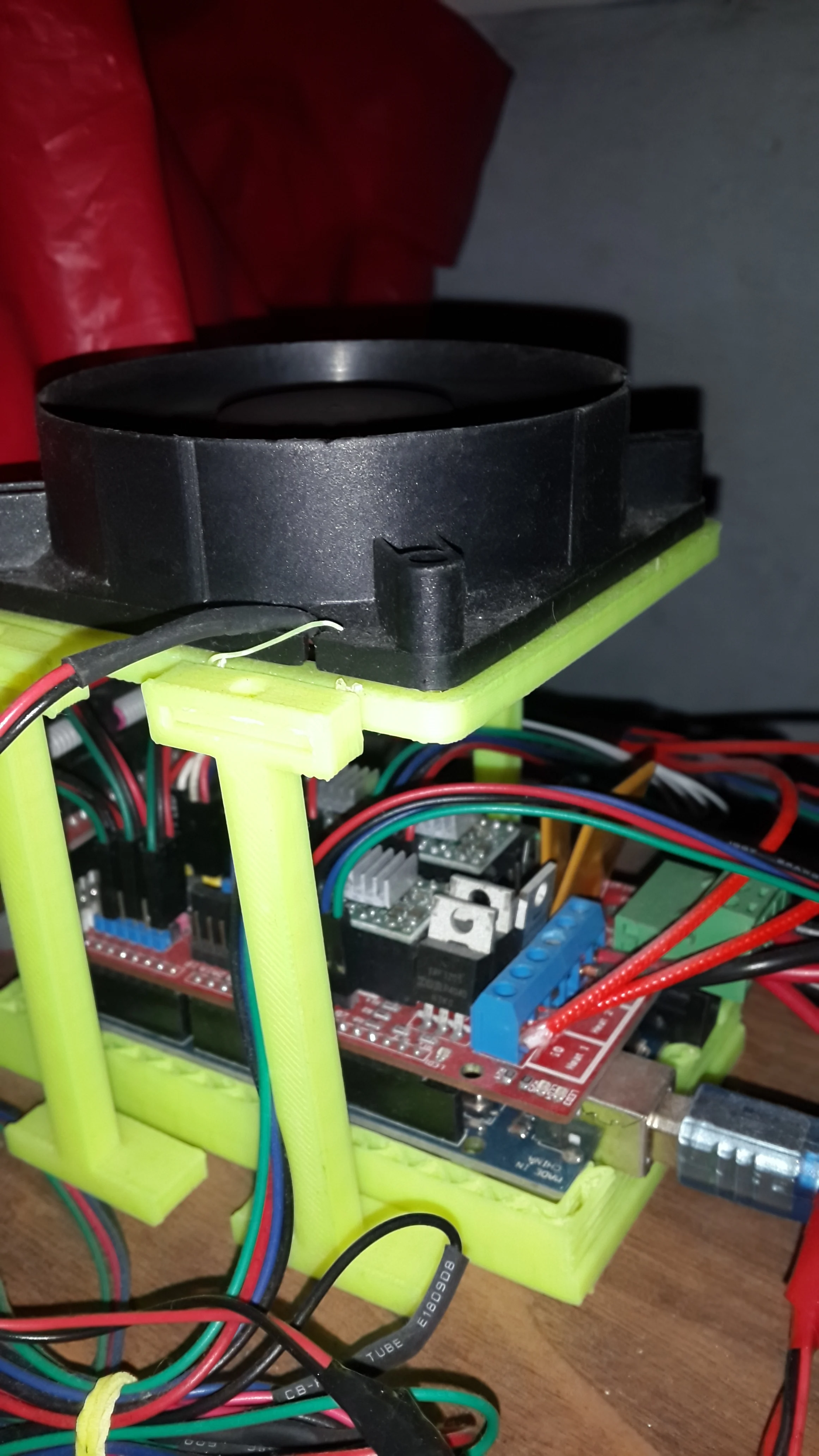 Base Refrigeracion Arduino Mega con Cooler Reciclado