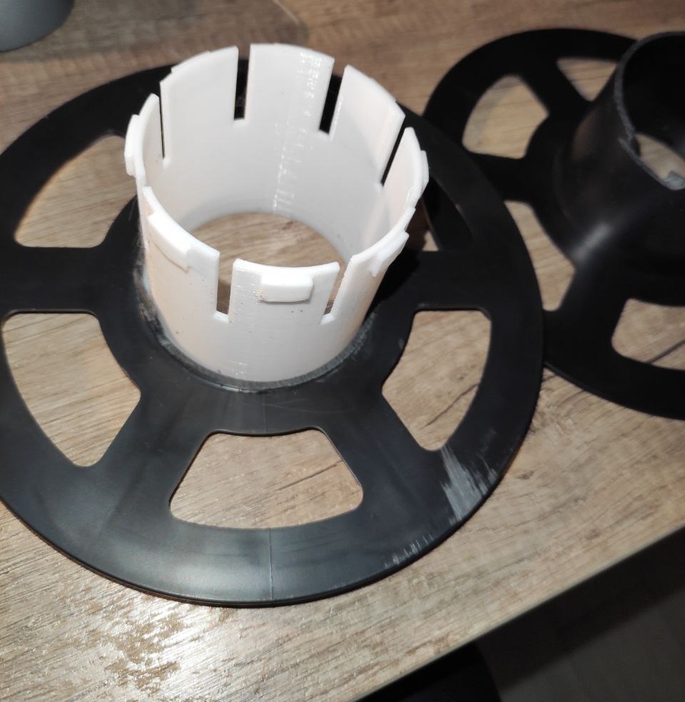 Spool holder - makes reusable non reusable spools (MasterSpool)