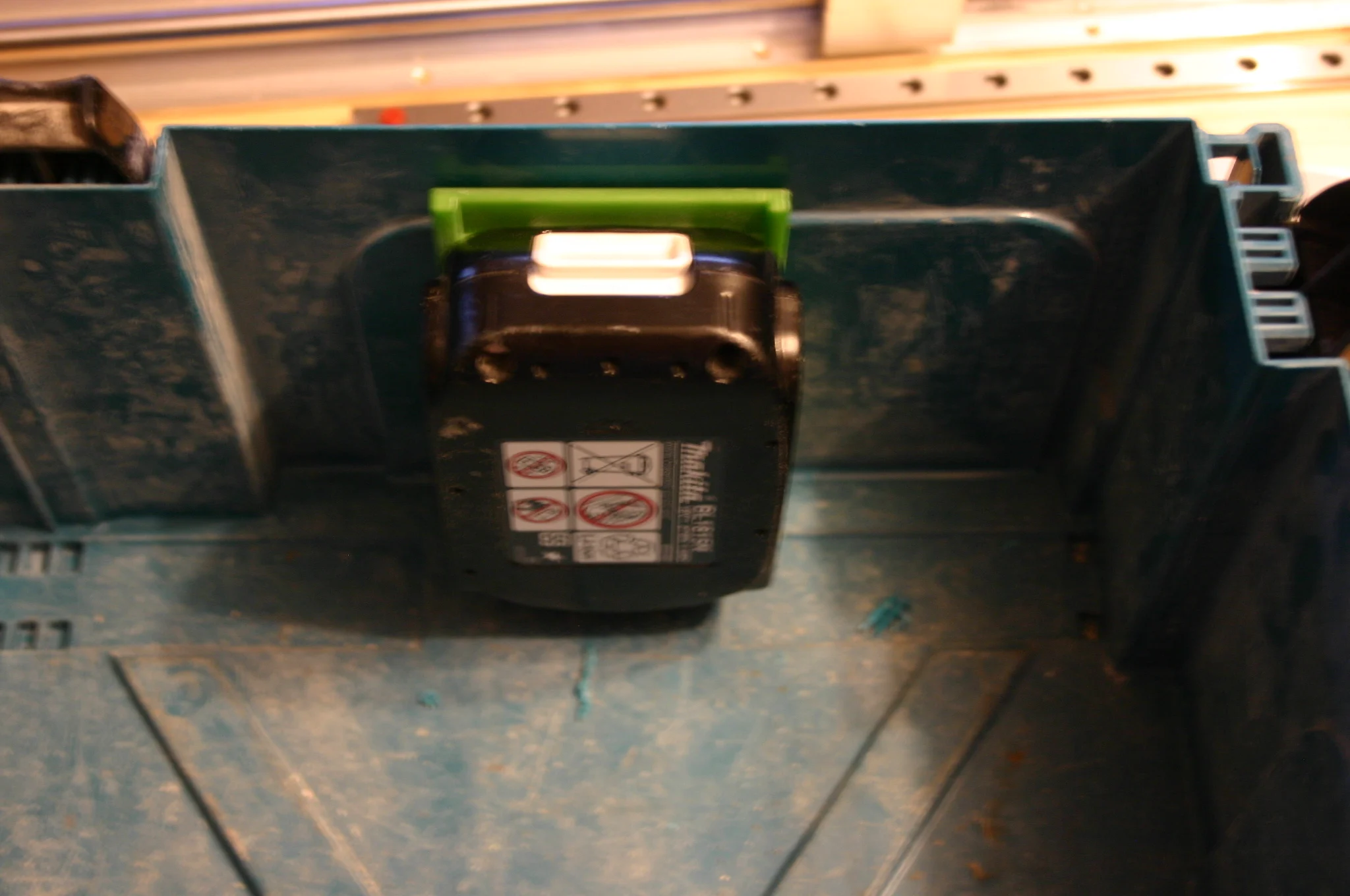 Makita-Akkuhalter