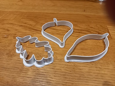 Leaf cookie cutter: oak, elm, and lime tree leaves