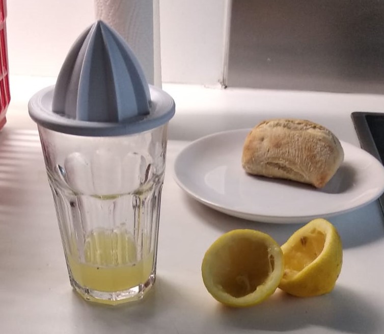Easy Peasy Lemon Squeezer