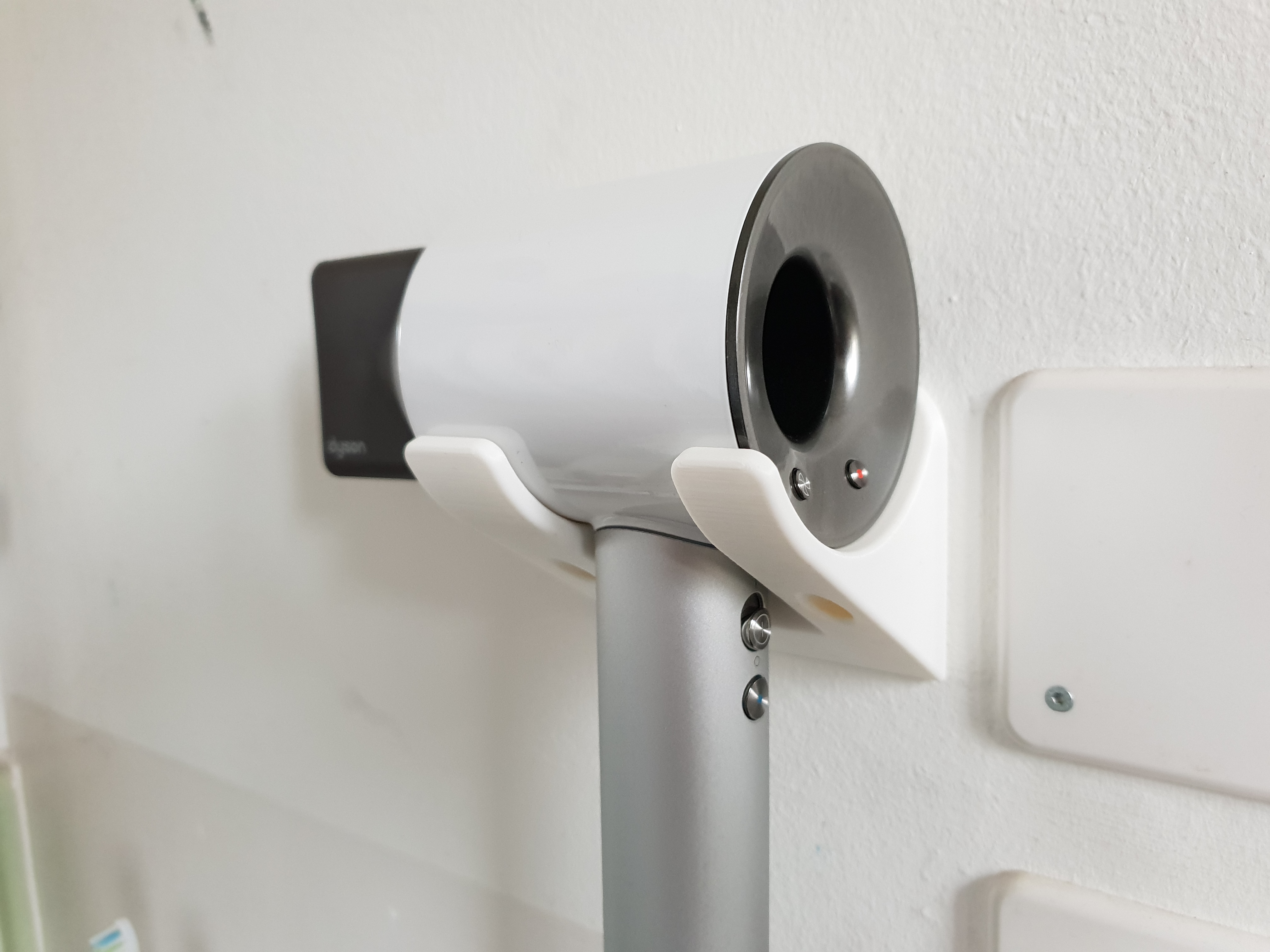 Dyson Supersonic Wallmount
