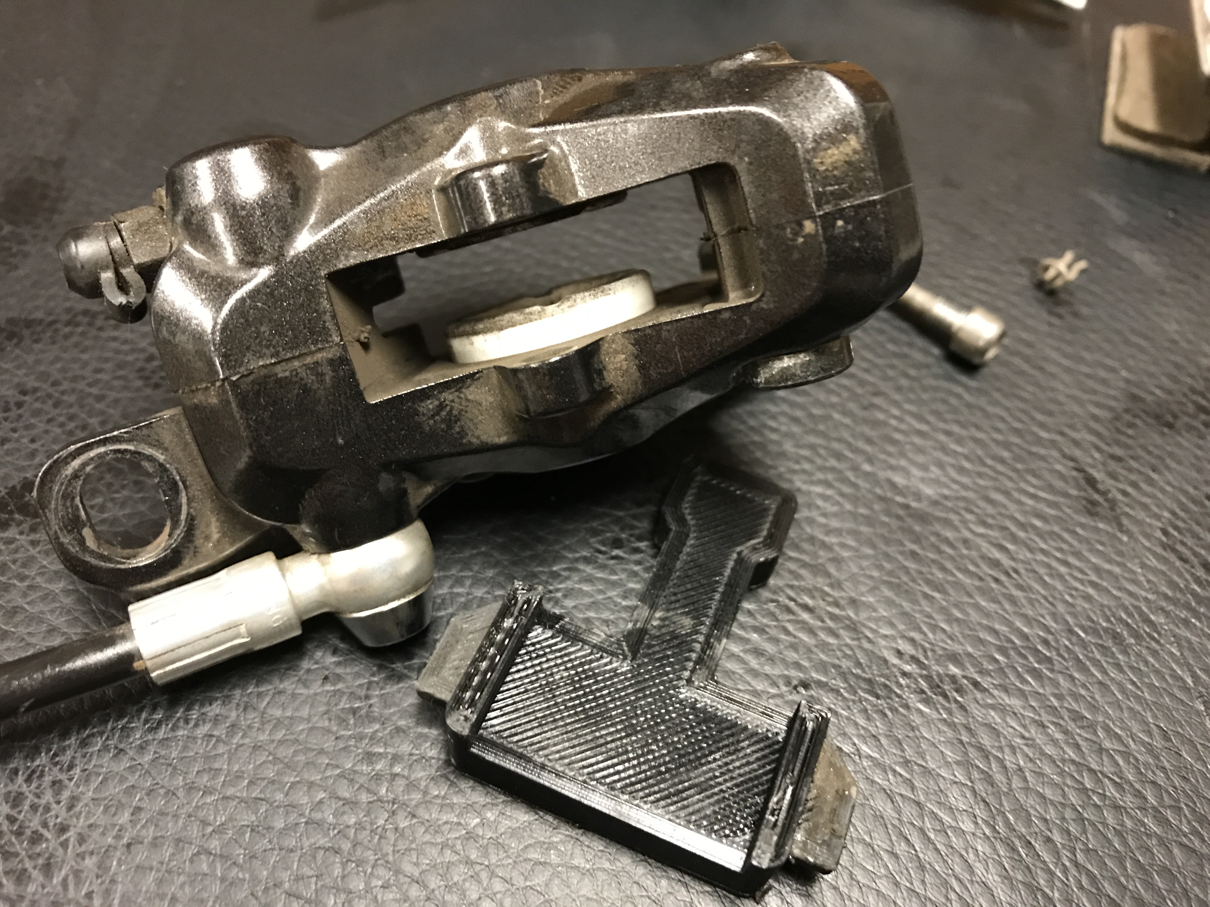 Shimano disc brake piston exposure tool