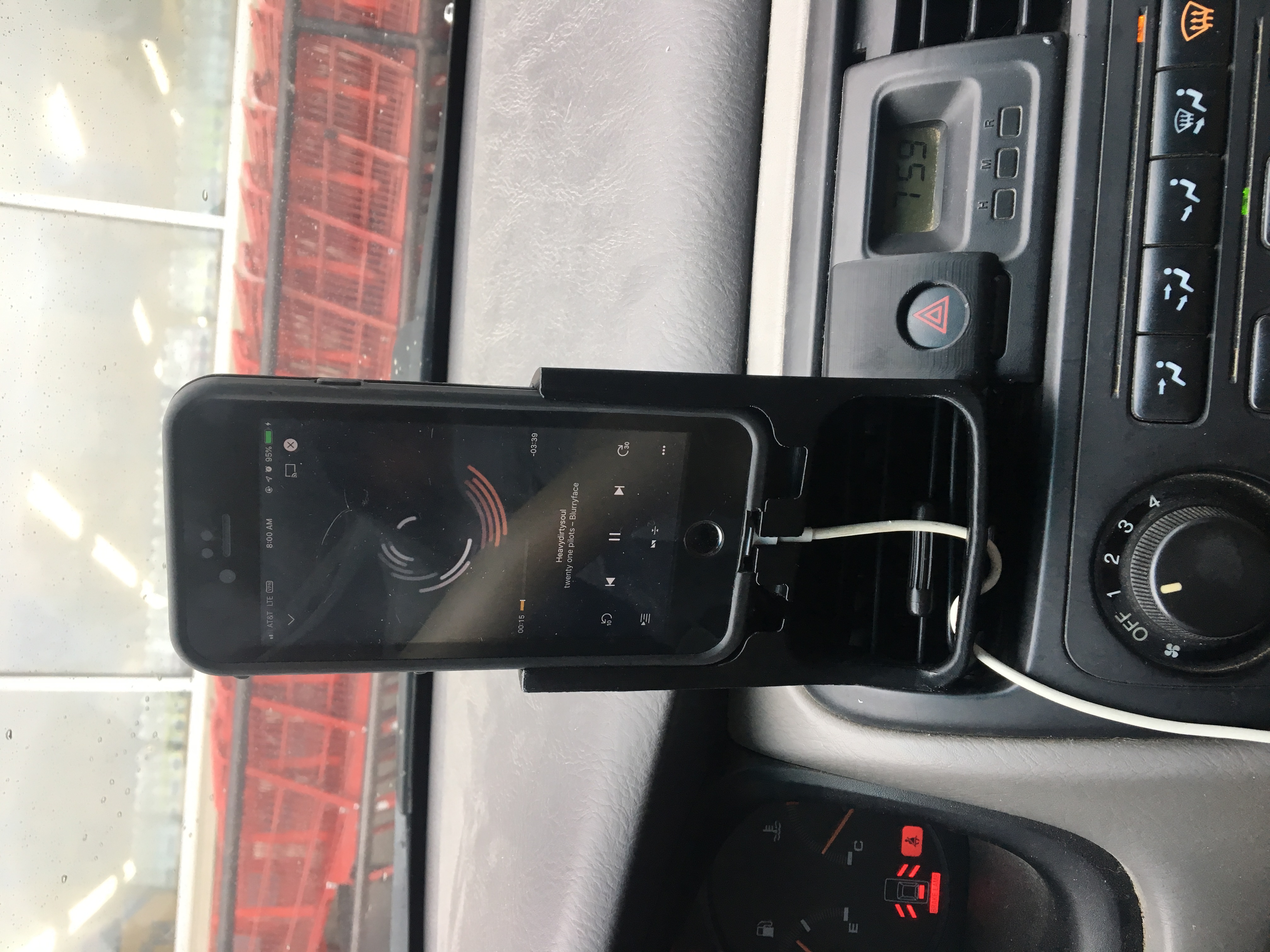 iPhone 6/6s w/ Lifeproof Case