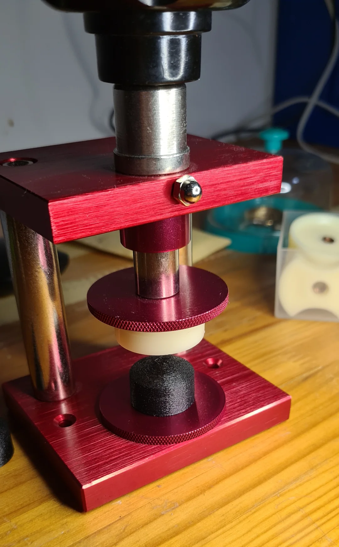 Robur press style adaptor to suit cheap crystal press