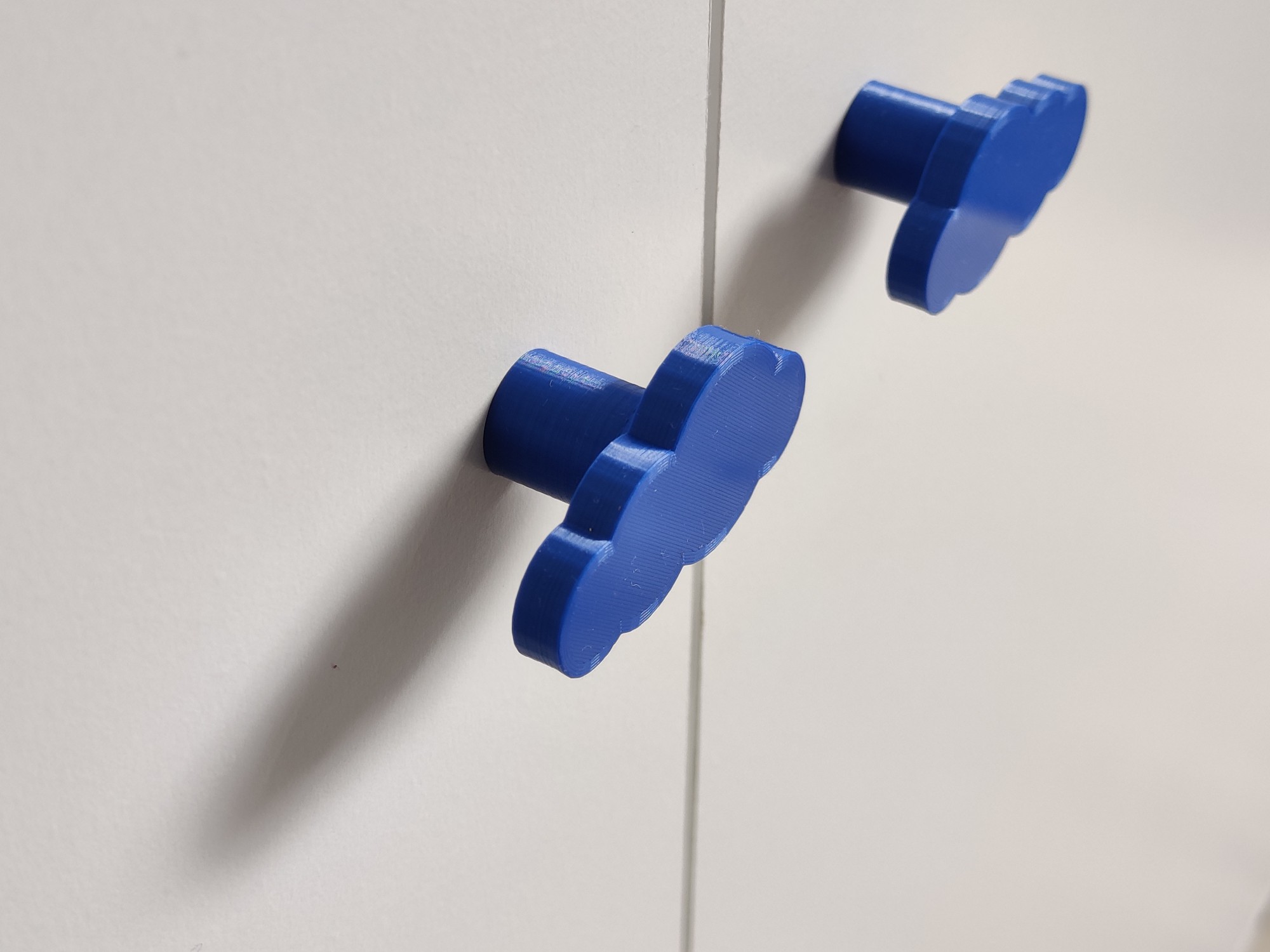 Cloud closet handle