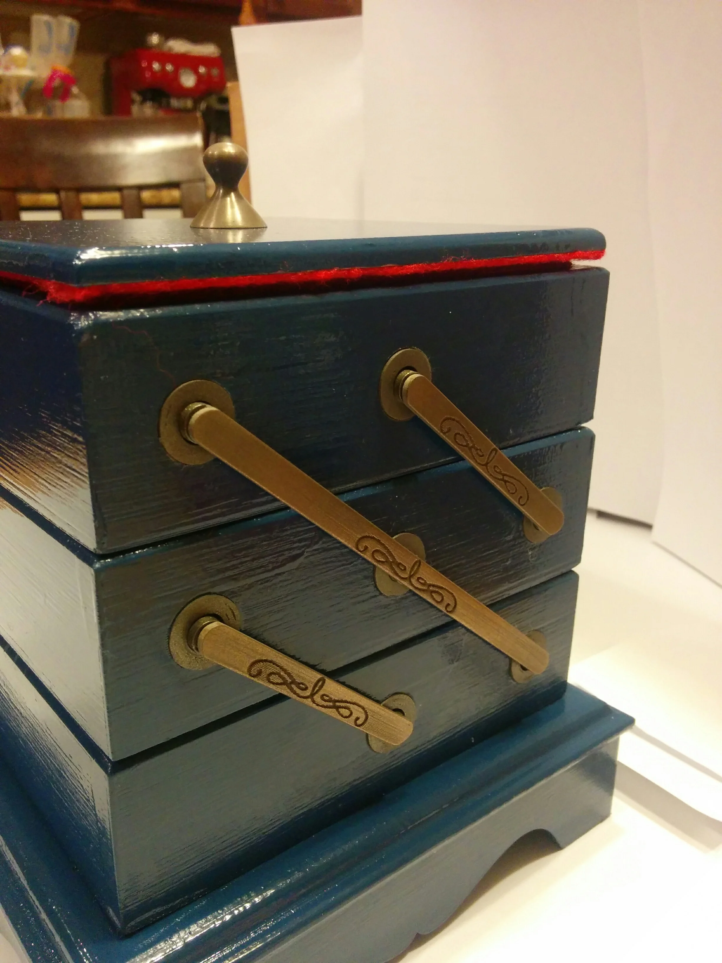 Expanding Jewelry Box