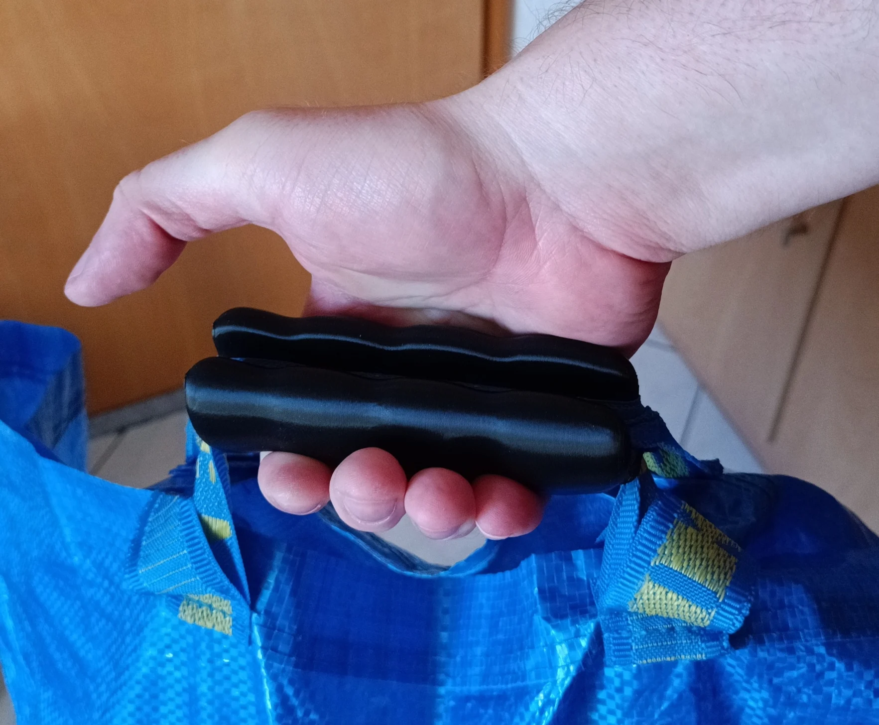 Semi permanent handle for reuseable bags