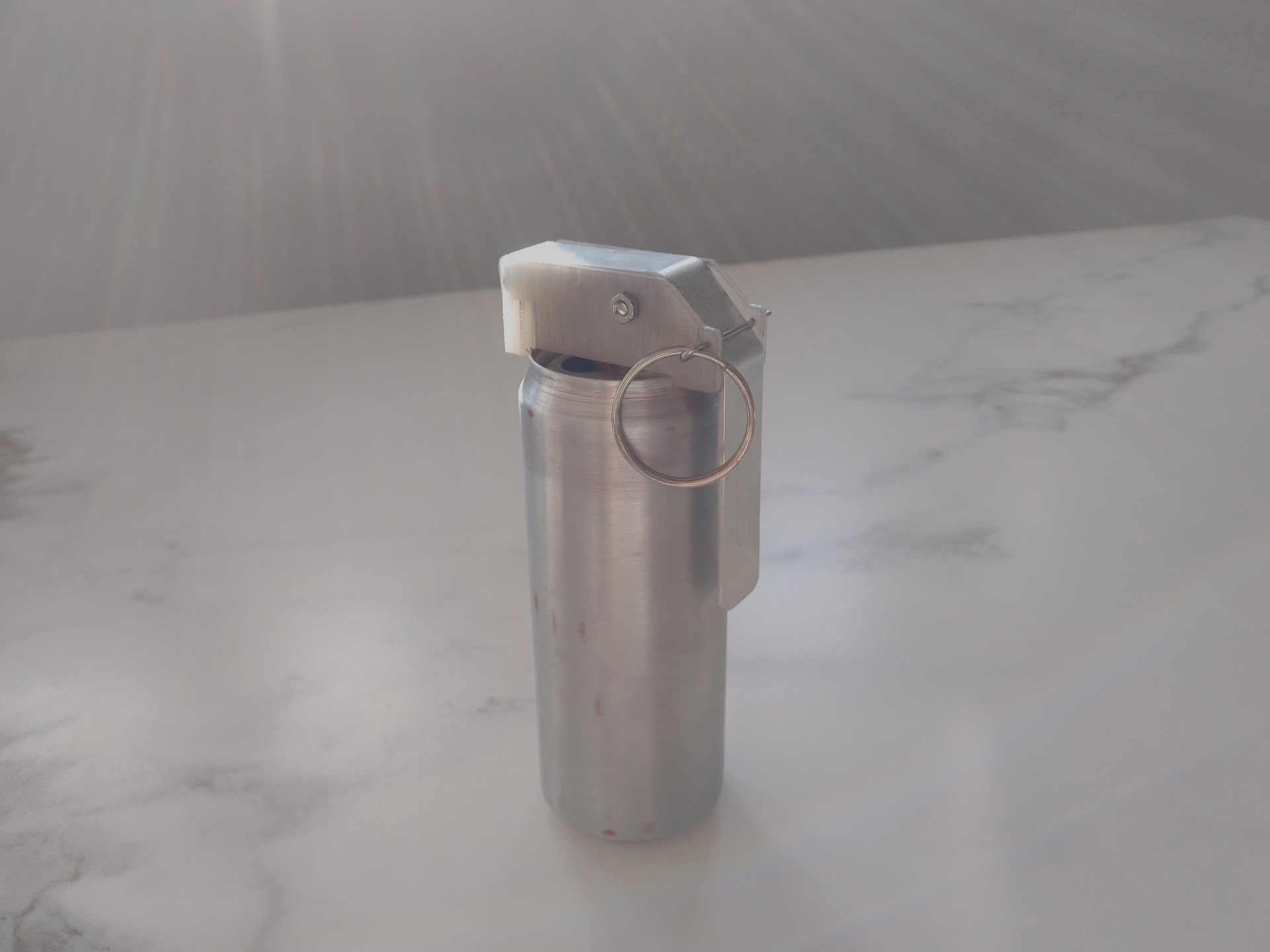 Soda can smoke grenade (fully functionnal)